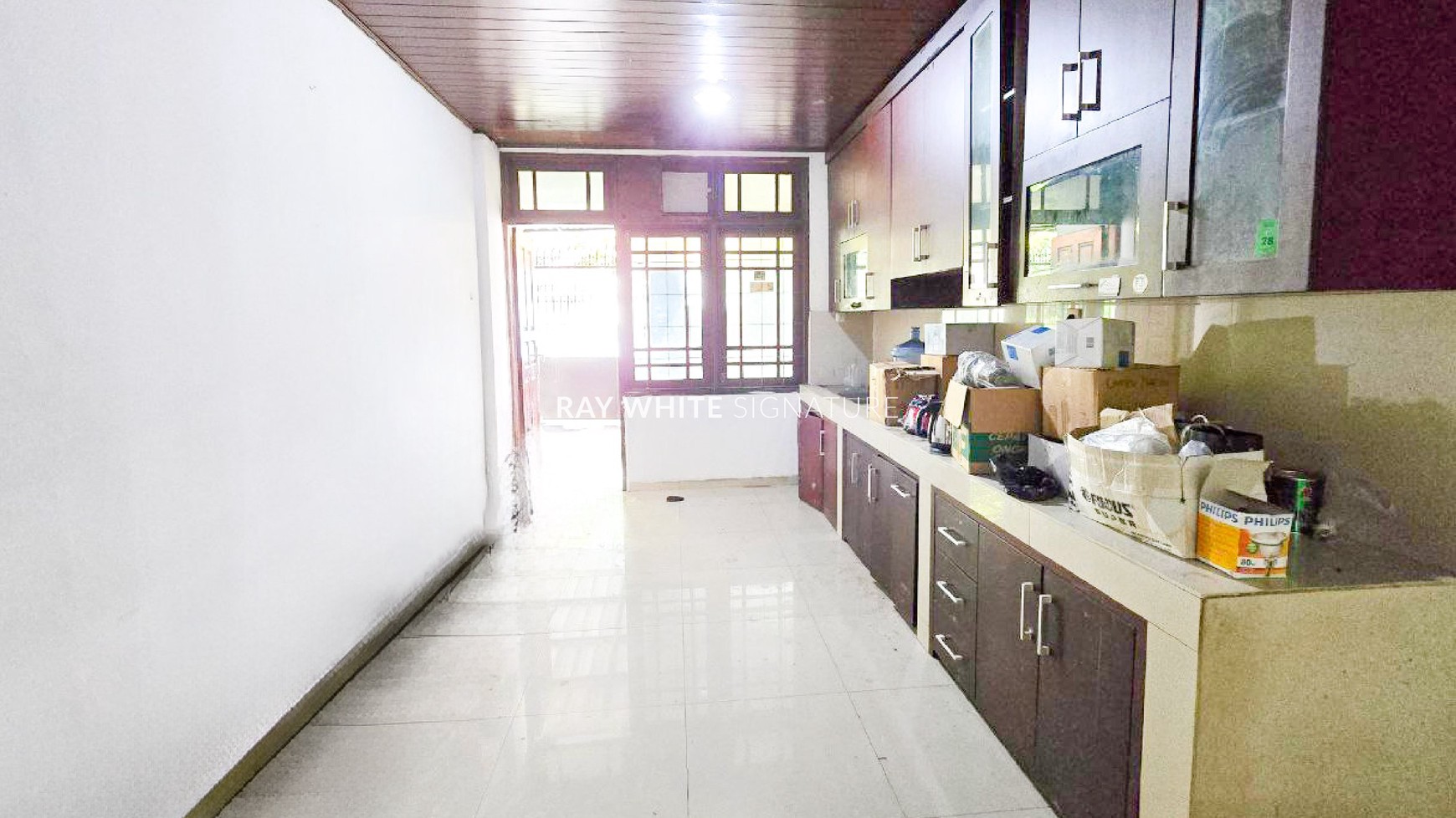 Sewa Rumah Posisi Hook di Jl Tulung Agung Cocok Untuk Kantor