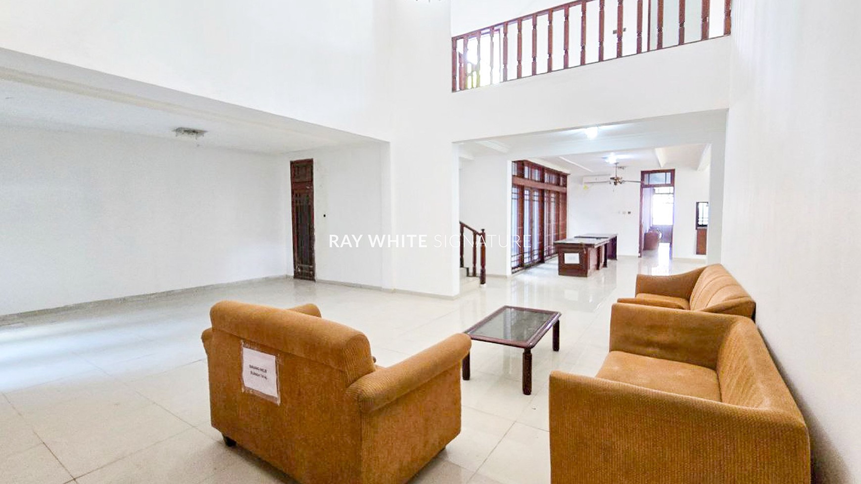 Sewa Rumah Posisi Hook di Jl Tulung Agung Cocok Untuk Kantor