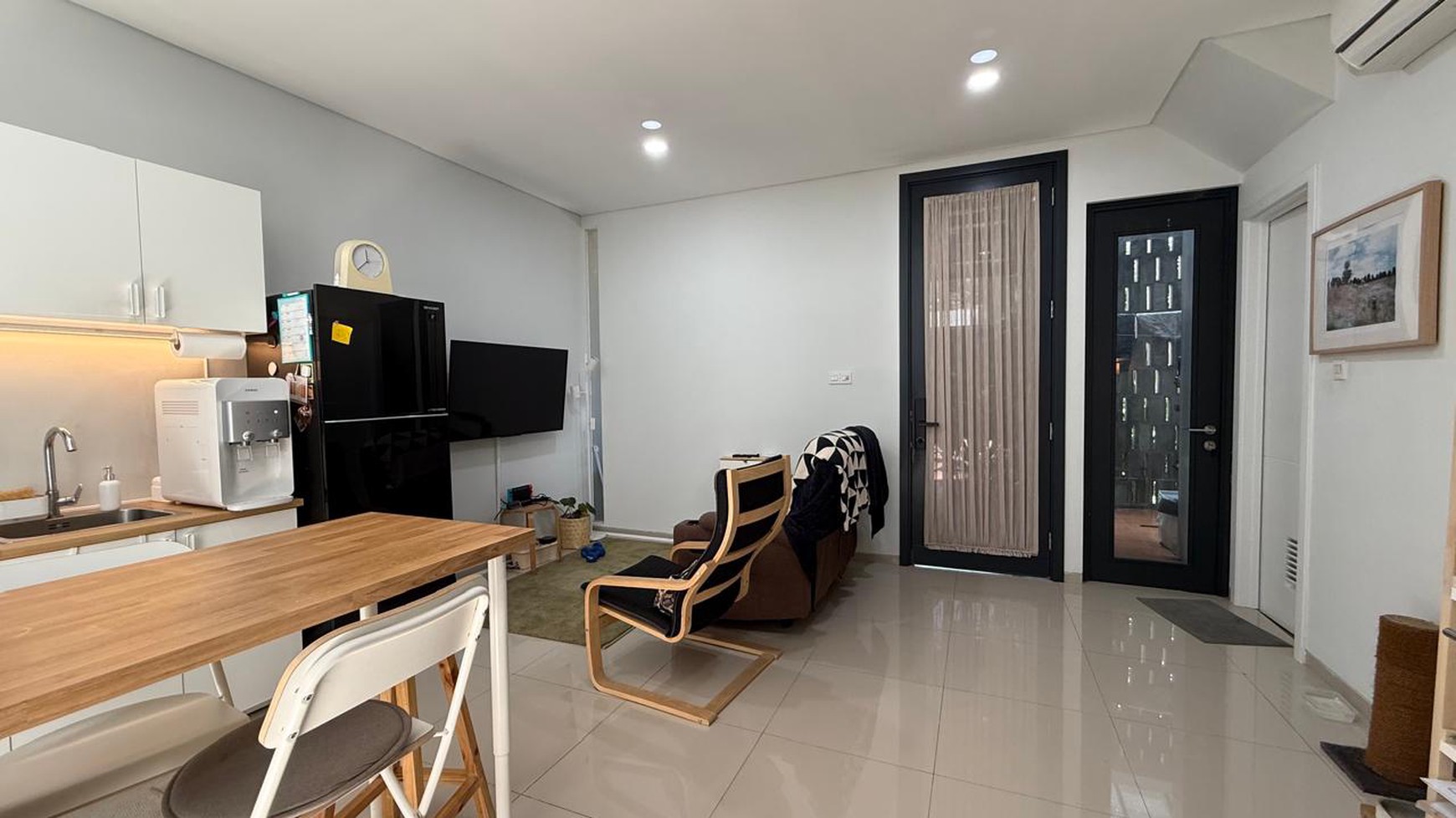 Rumah di Discovery Daerah Bintaro Tangerang Selatan 2 Lantai, KT 3 dan KM 3