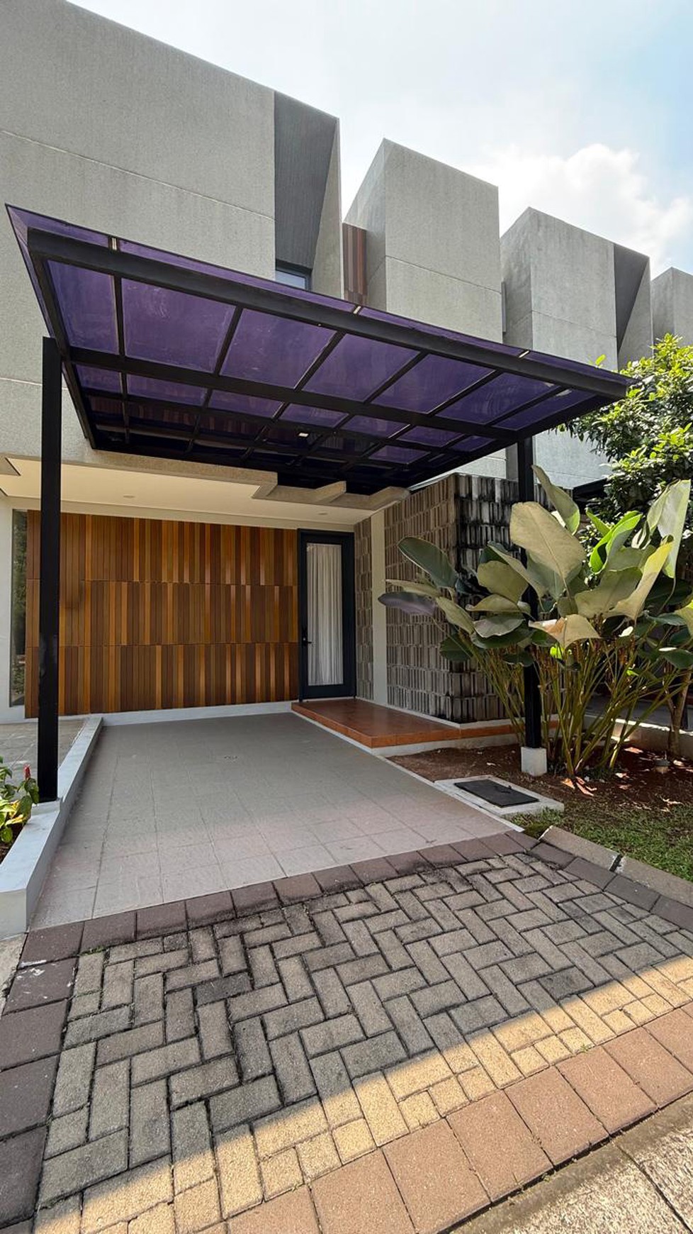 Rumah di Discovery Daerah Bintaro Tangerang Selatan 2 Lantai, KT 3 dan KM 3