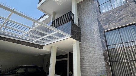 Rumah Fancy dalam Komplek Strategis Cinere Full Furnished