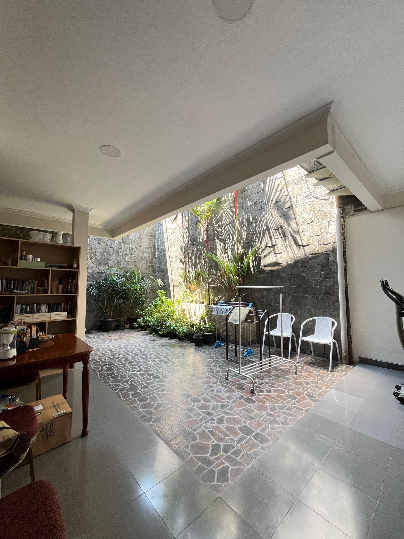 Rumah Fancy dalam Komplek Strategis Cinere Full Furnished