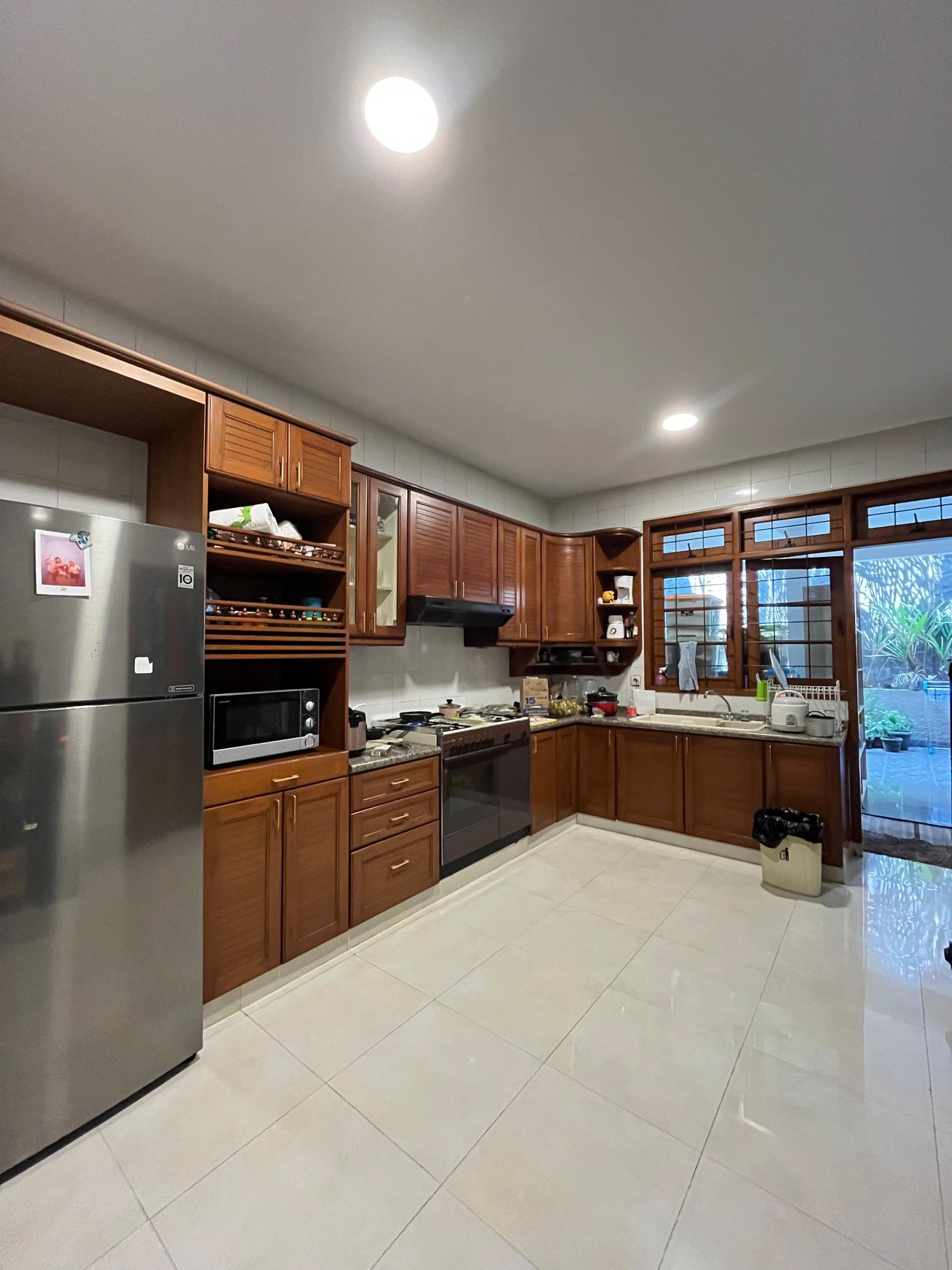 Rumah Fancy dalam Komplek Strategis Cinere Full Furnished