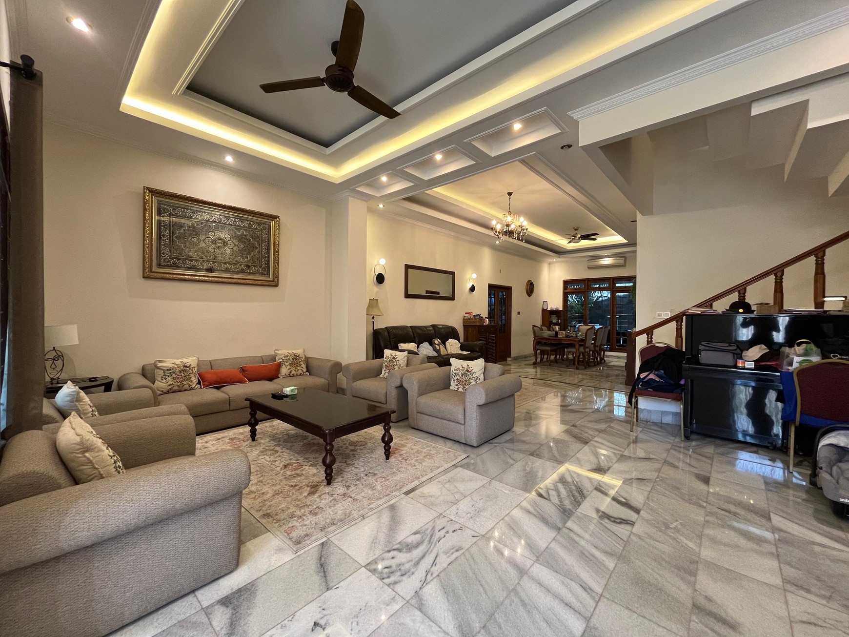 Rumah Fancy dalam Komplek Strategis Cinere Full Furnished