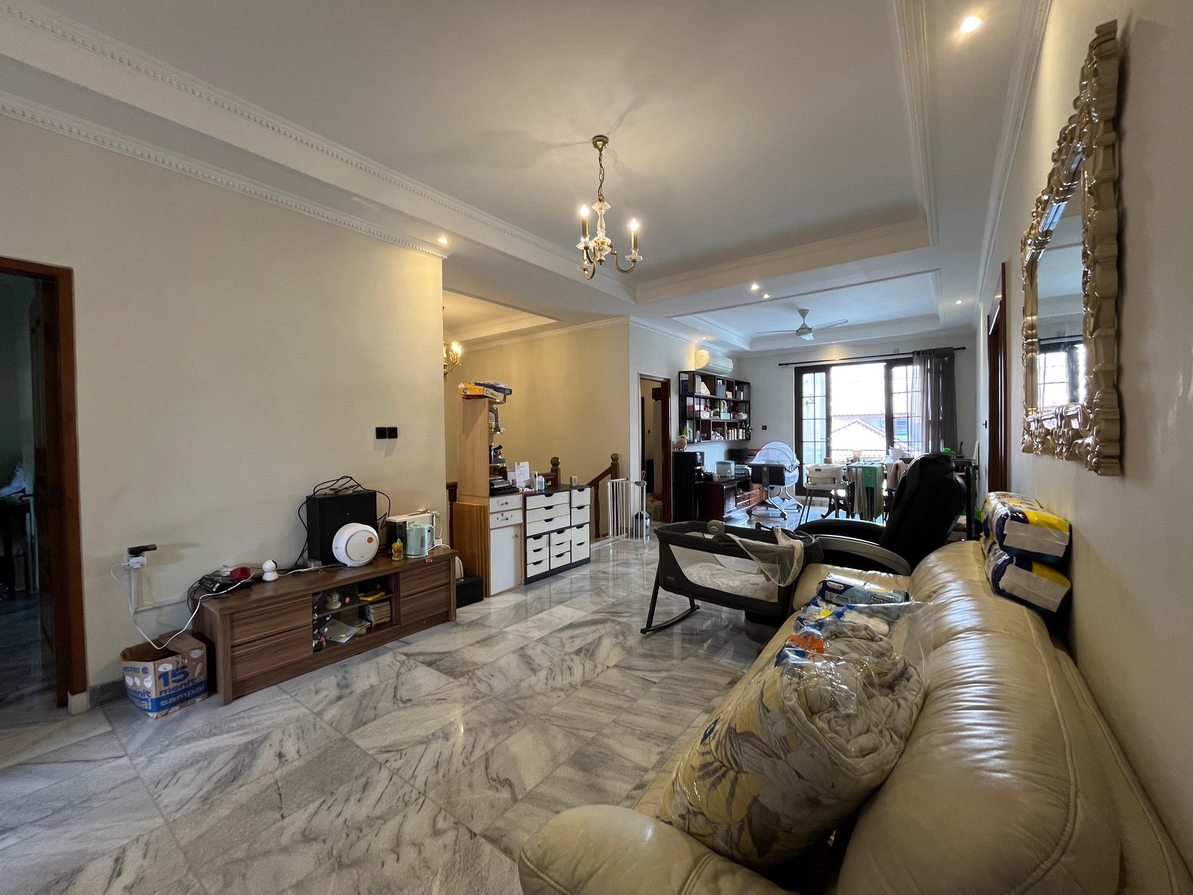 Rumah Fancy dalam Komplek Strategis Cinere Full Furnished