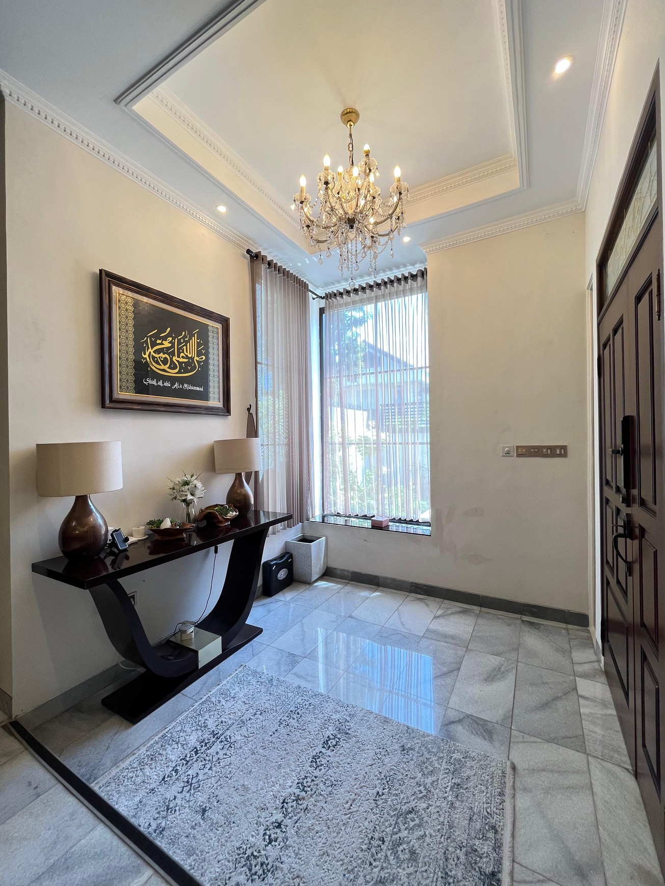 Rumah Fancy dalam Komplek Strategis Cinere Full Furnished