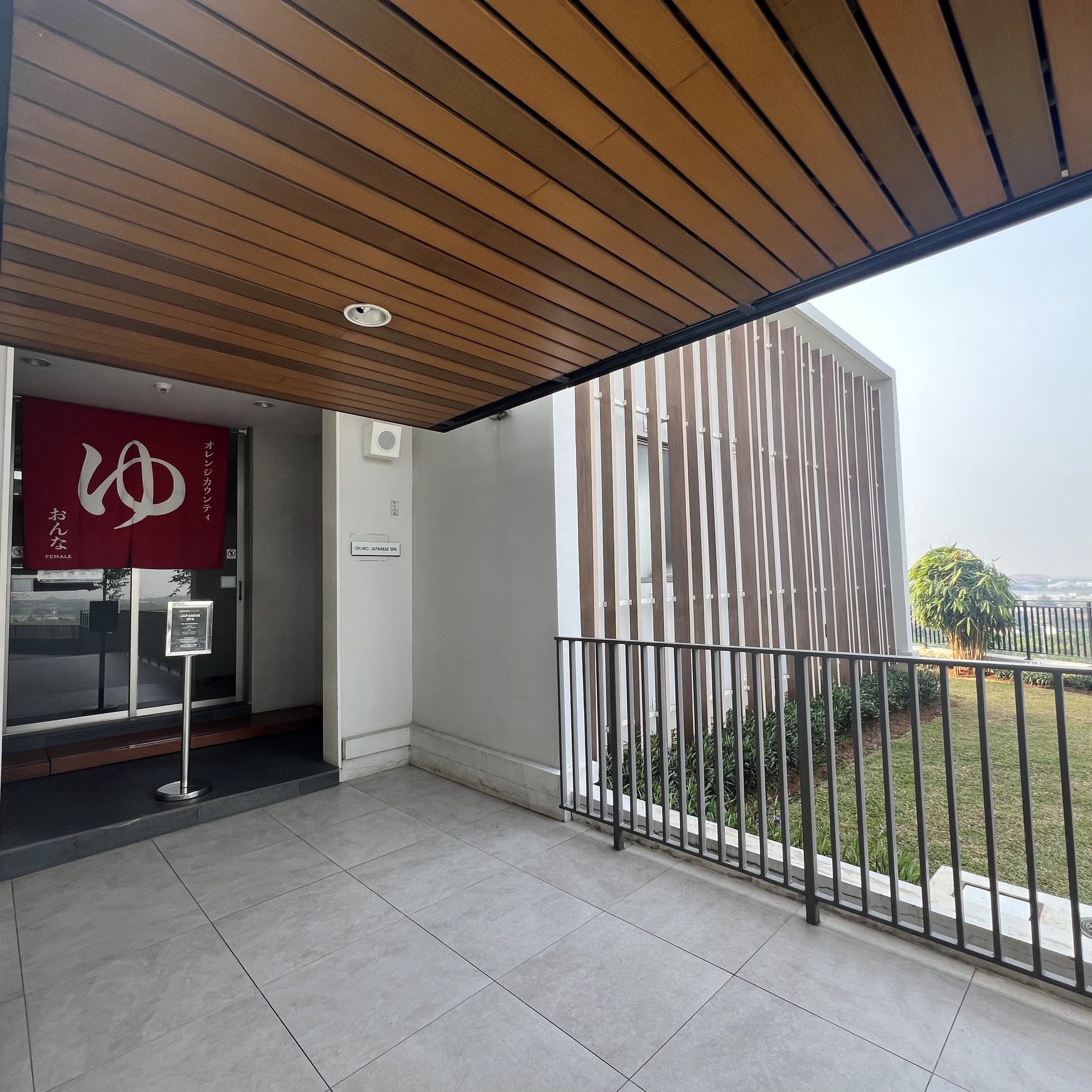 Tinggal Bawa Koper!!, Apartemen Modern Orange County - 2BR, Full Furnished & Lokasi Premium