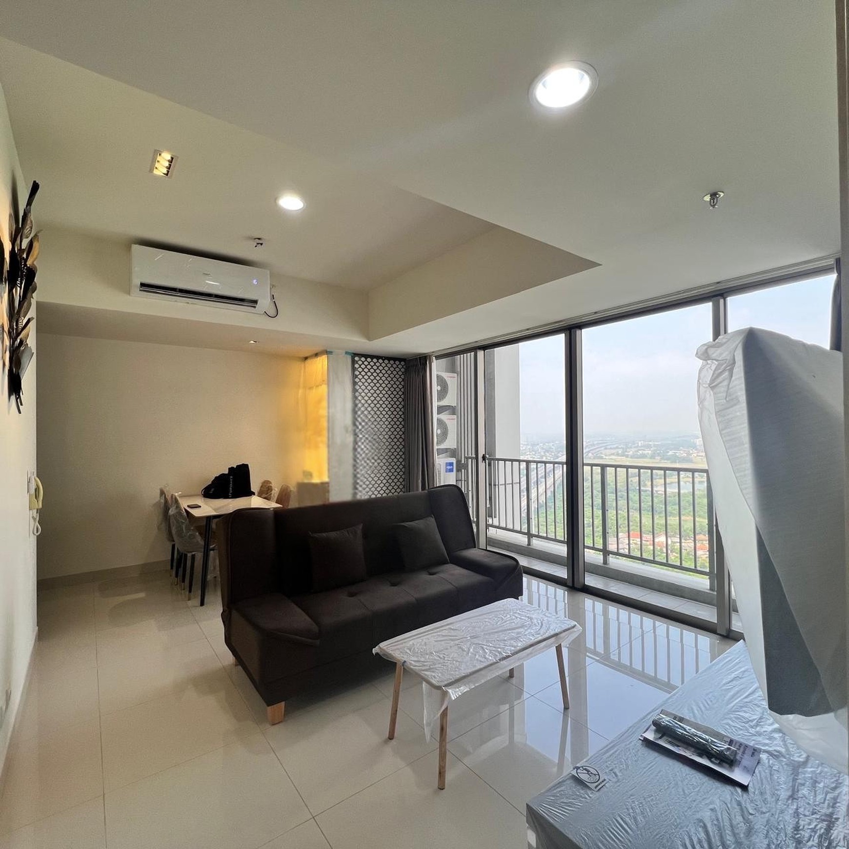 Tinggal Bawa Koper!!, Apartemen Modern Orange County - 2BR, Full Furnished & Lokasi Premium