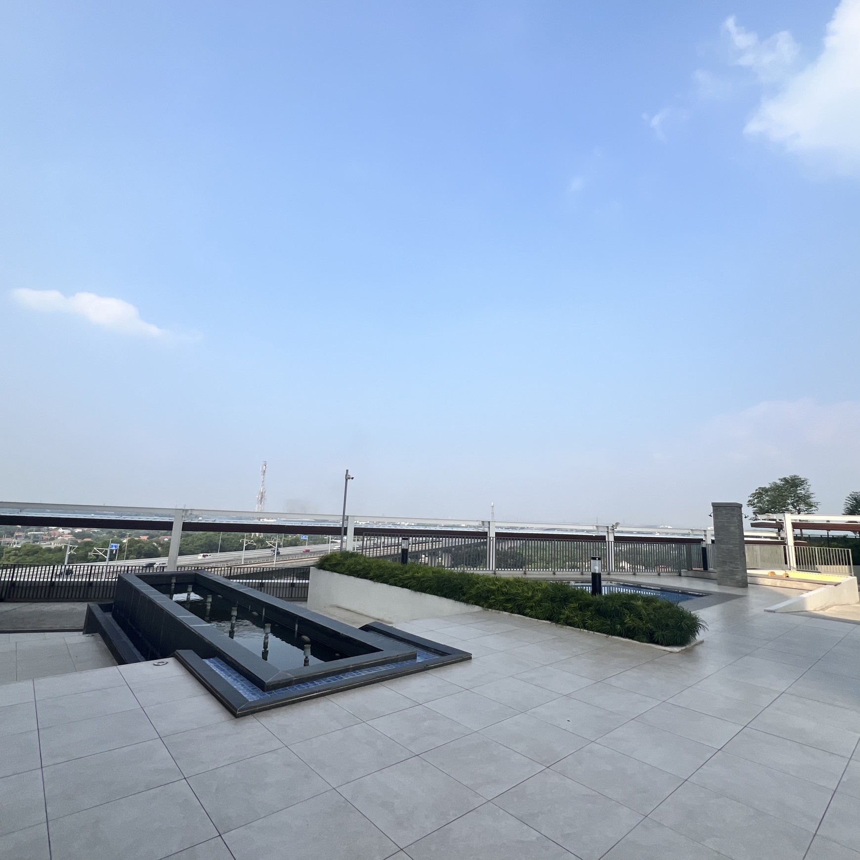 Tinggal Bawa Koper!!, Apartemen Modern Orange County - 2BR, Full Furnished & Lokasi Premium