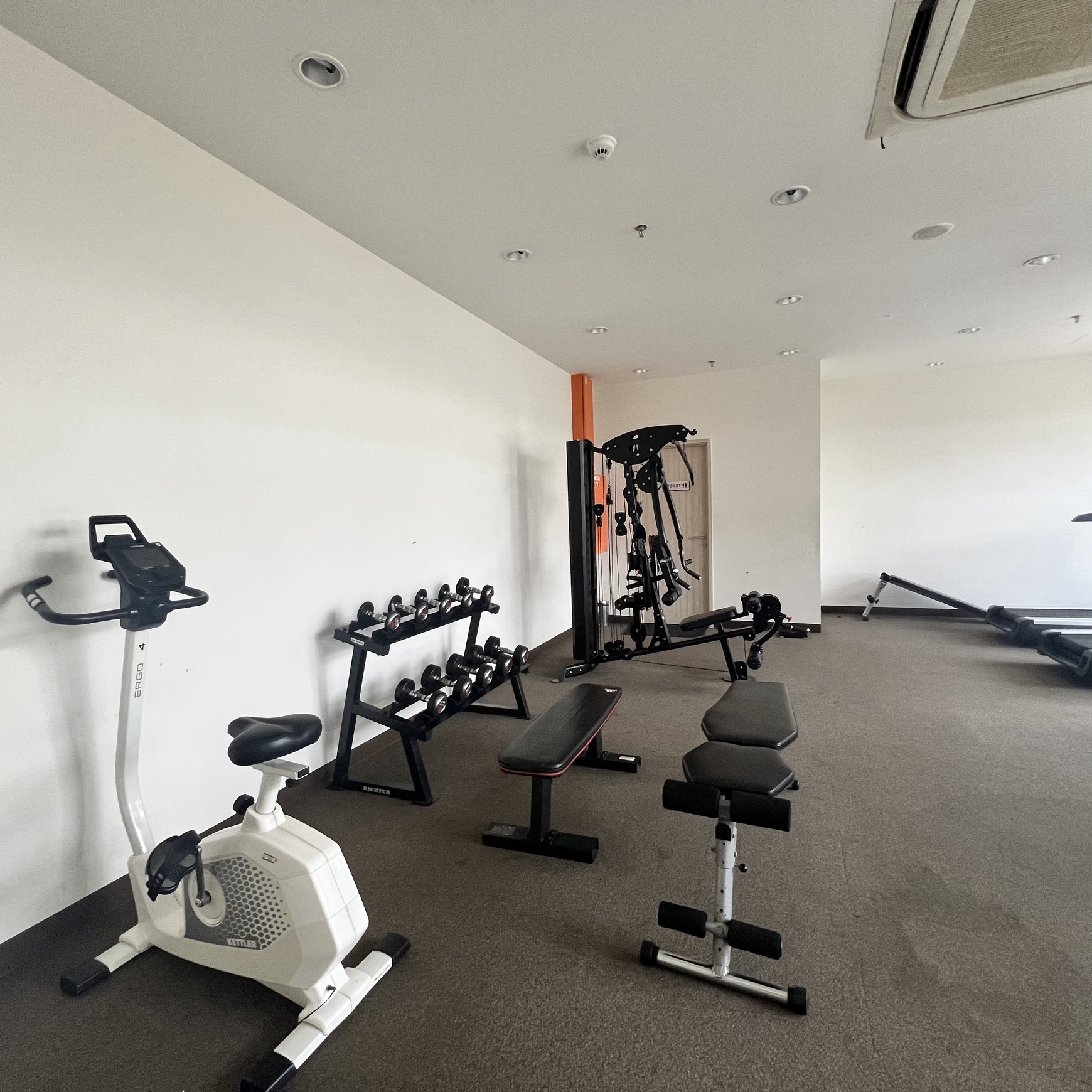 Tinggal Bawa Koper!!, Apartemen Modern Orange County - 2BR, Full Furnished & Lokasi Premium