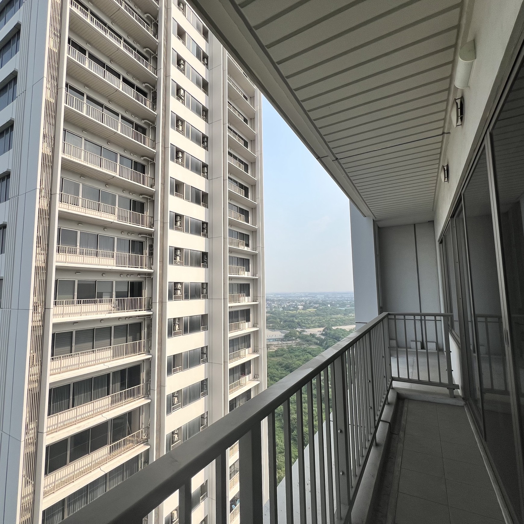 Tinggal Bawa Koper!!, Apartemen Modern Orange County - 2BR, Full Furnished & Lokasi Premium