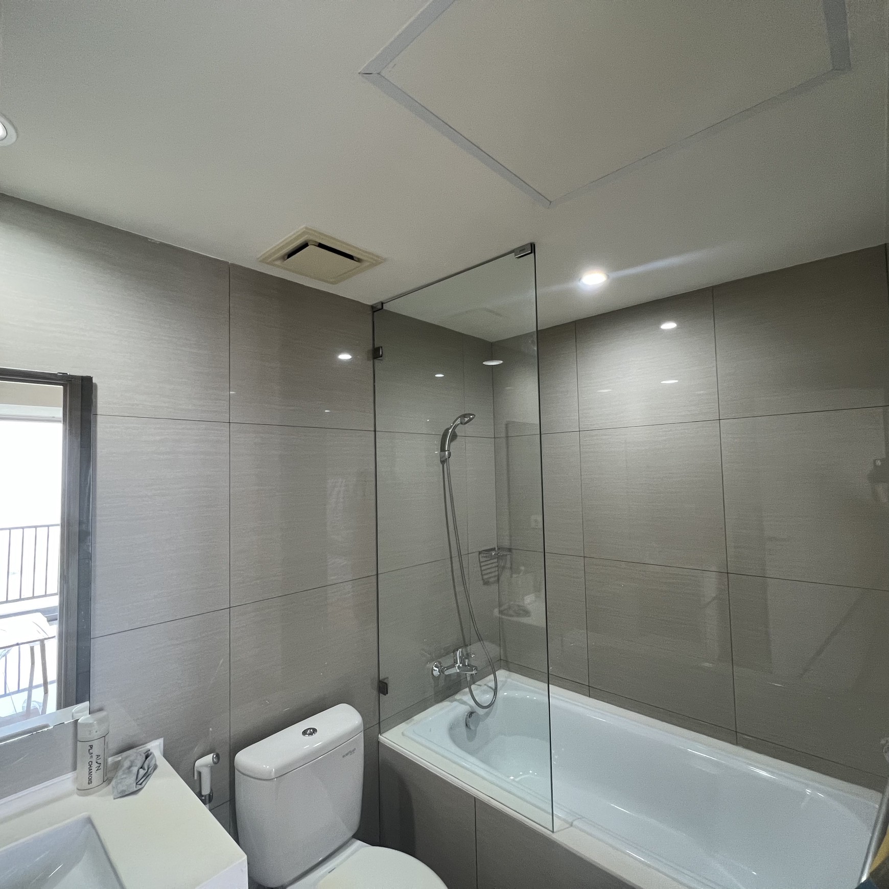 Tinggal Bawa Koper!!, Apartemen Modern Orange County - 2BR, Full Furnished & Lokasi Premium