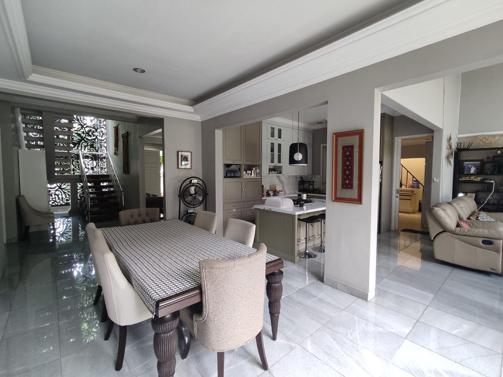 DIJUAL Rumah Asri, Cantik, Terawat di Pejaten Barat