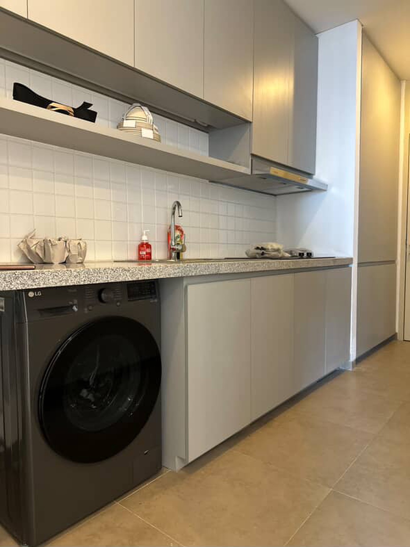 Disewakan Apartemen Izzara TB Simatupang - Unit Mewah Fully Furnished