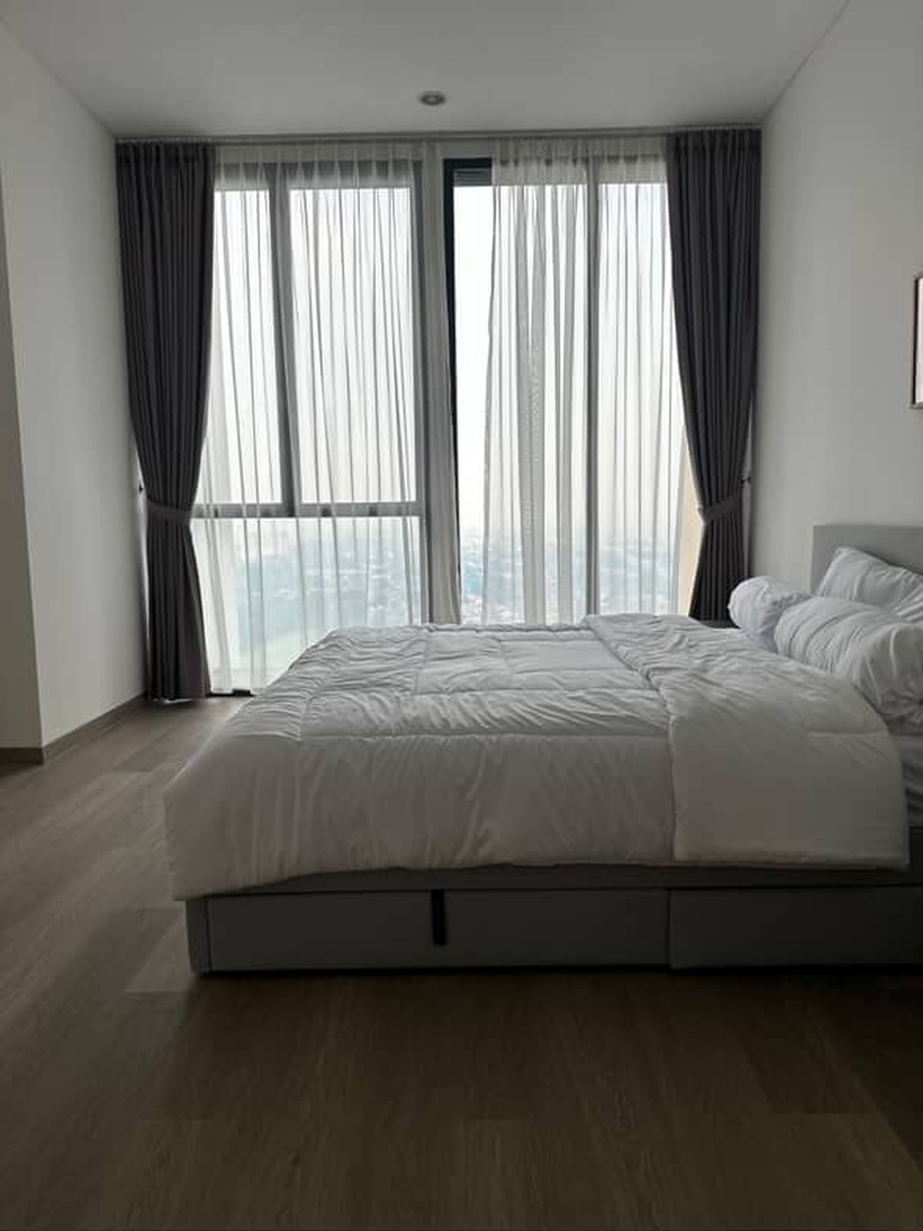 Disewakan Apartemen Izzara TB Simatupang - Unit Mewah Fully Furnished