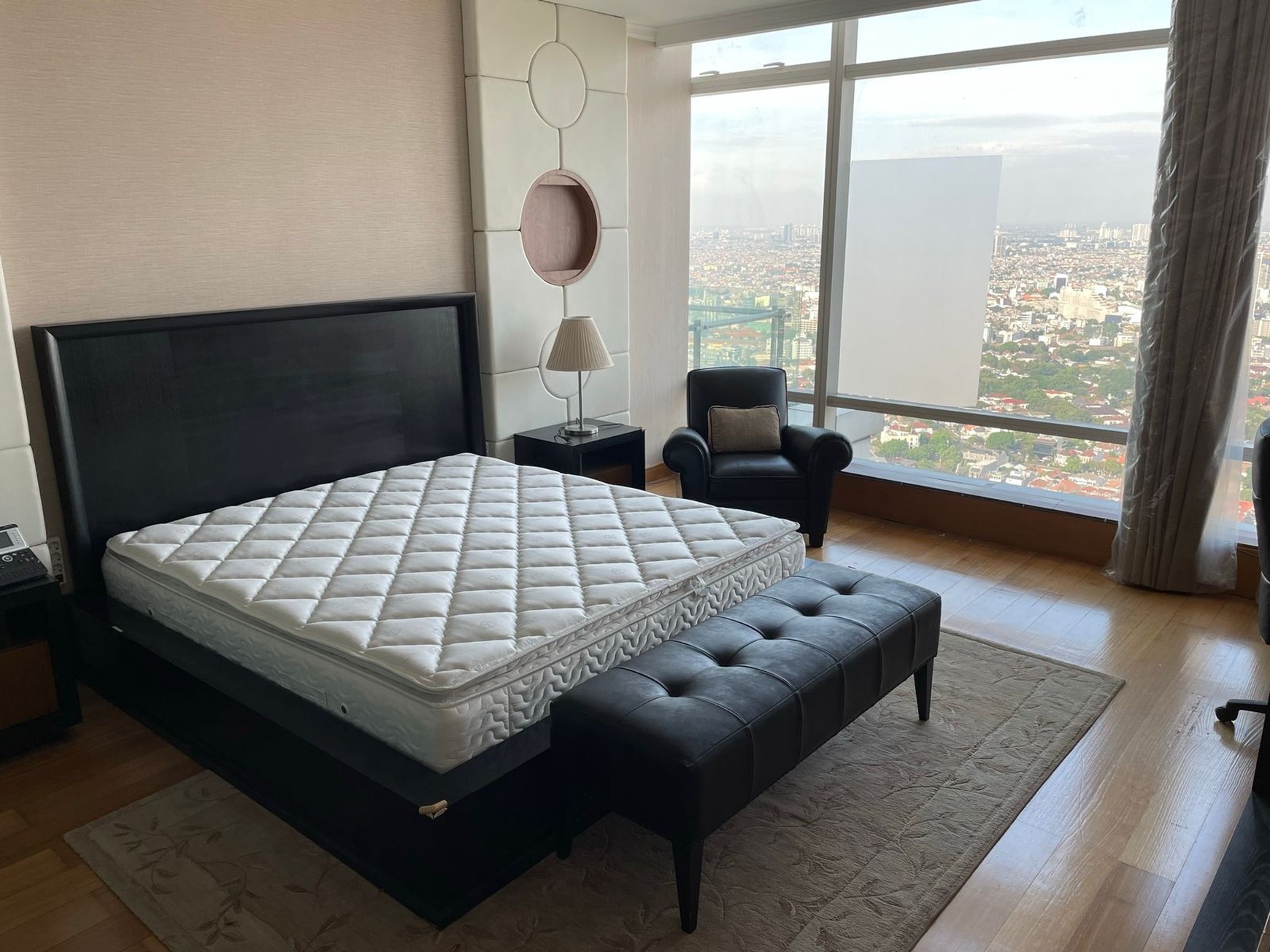 Disewakan Apartemen Kempinski Jakarta - 3 Kamar Tidur, Luas 275 m, View Bundaran HI