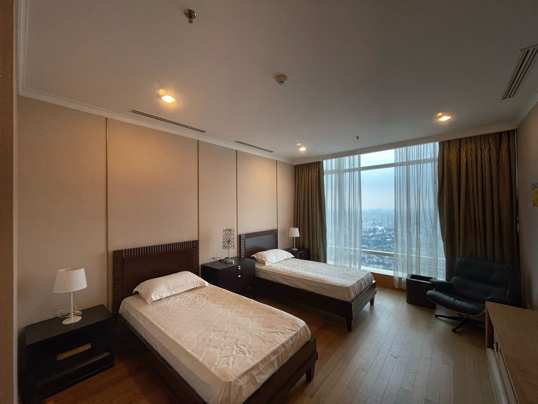 Disewakan Apartemen Kempinski Jakarta - 3 Kamar Tidur, Luas 275 m, View Bundaran HI