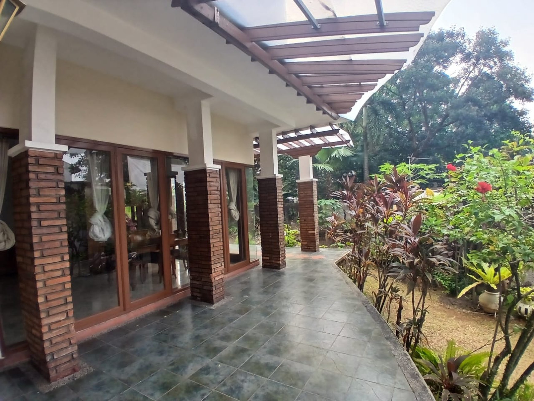 Disewakan rumah 2 KT di Puri Lebusa townhouse lebak bulus