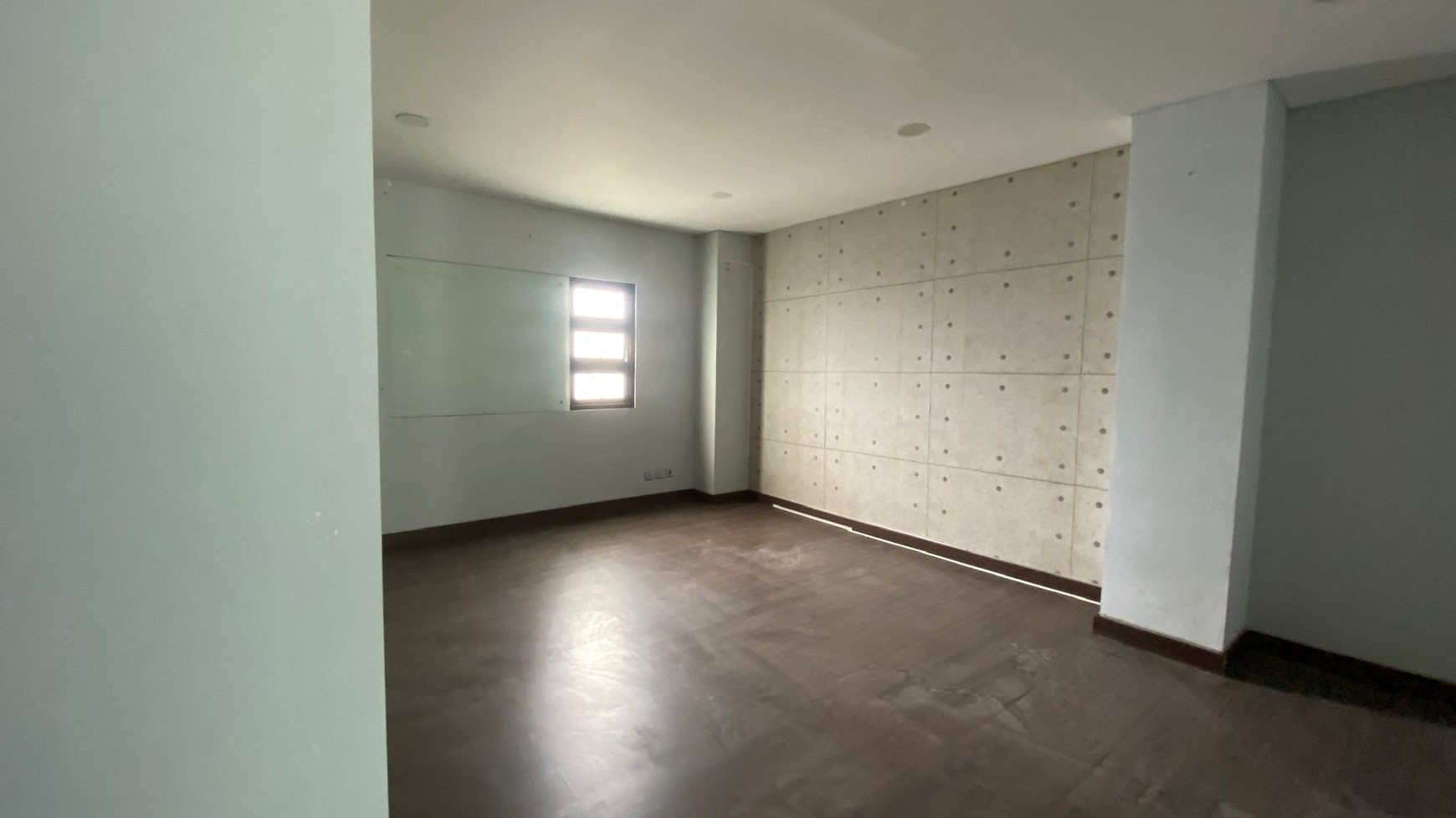 Disewa Cepat ! Gedung Kantor di Jl Wijaya Deket SCBD Jakarta Selatan