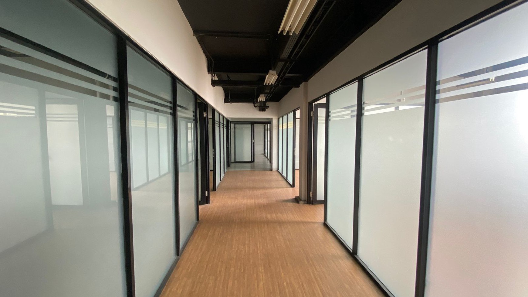 Disewa Cepat ! Gedung Kantor di Jl Wijaya Deket SCBD Jakarta Selatan