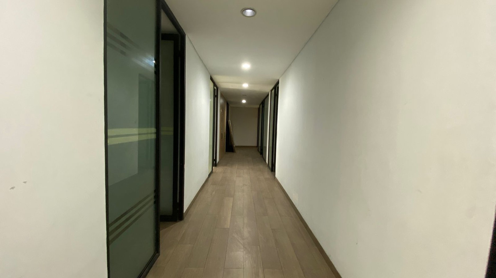 Dijual Cepat! Gedung Kantor Siap Pakai di Jl Wijaya, Kebayoran Baru