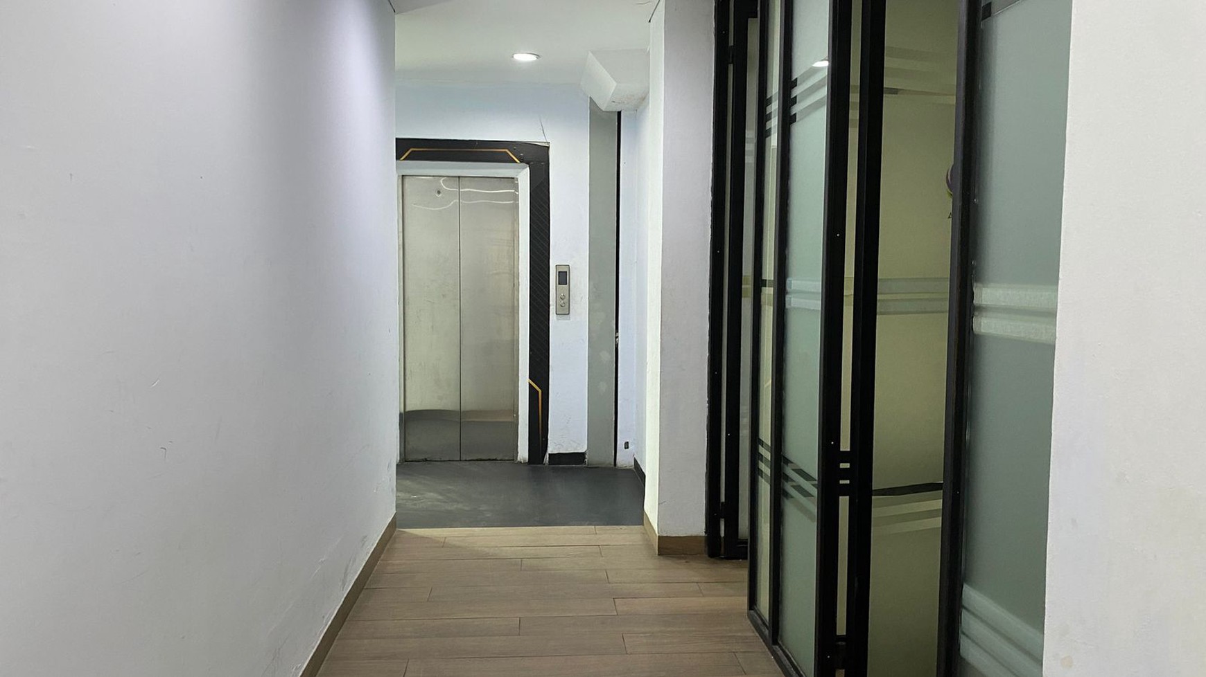 Dijual Cepat! Gedung Kantor Siap Pakai di Jl Wijaya, Kebayoran Baru