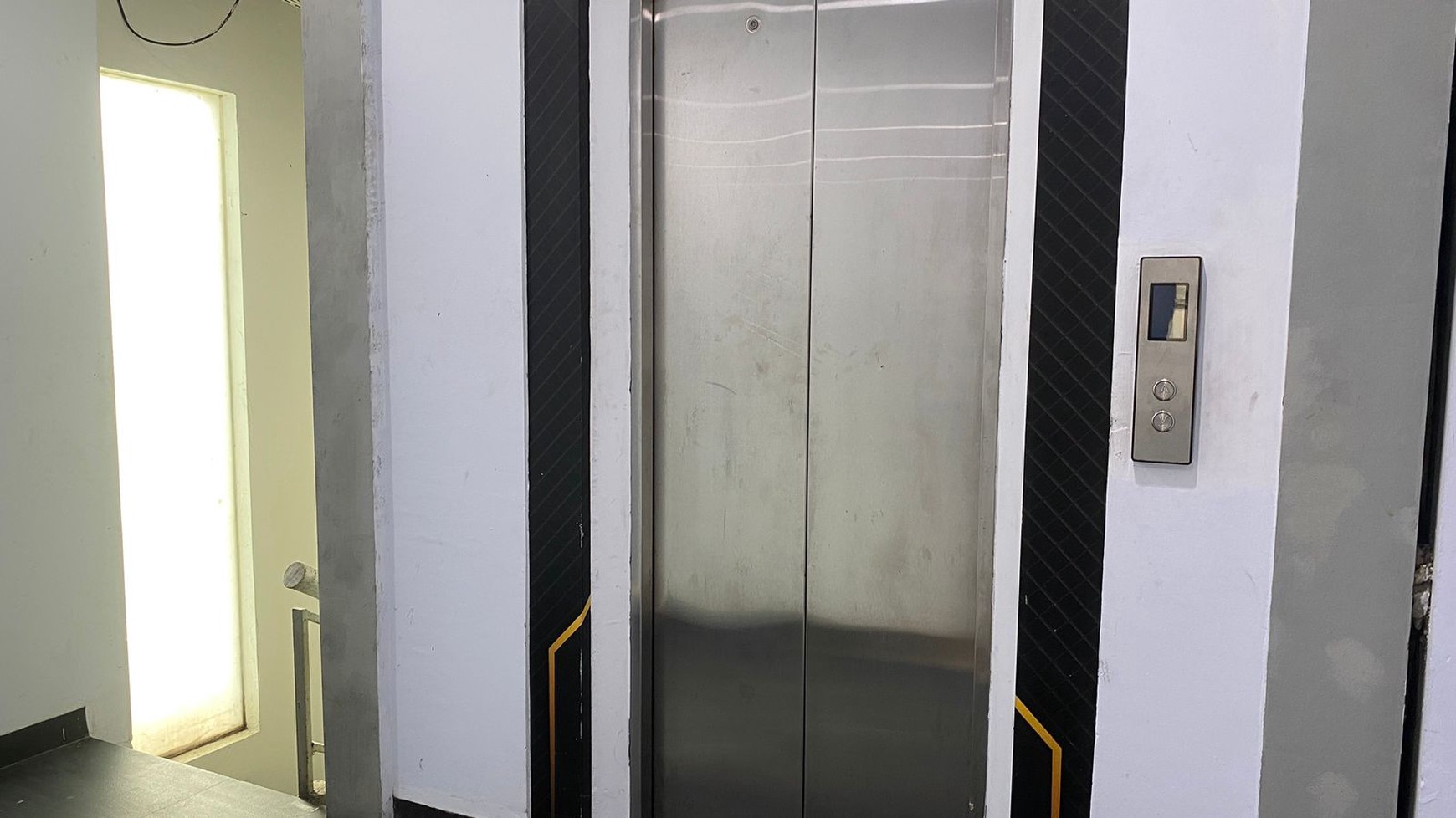 Dijual Cepat! Gedung Kantor Siap Pakai di Jl Wijaya, Kebayoran Baru