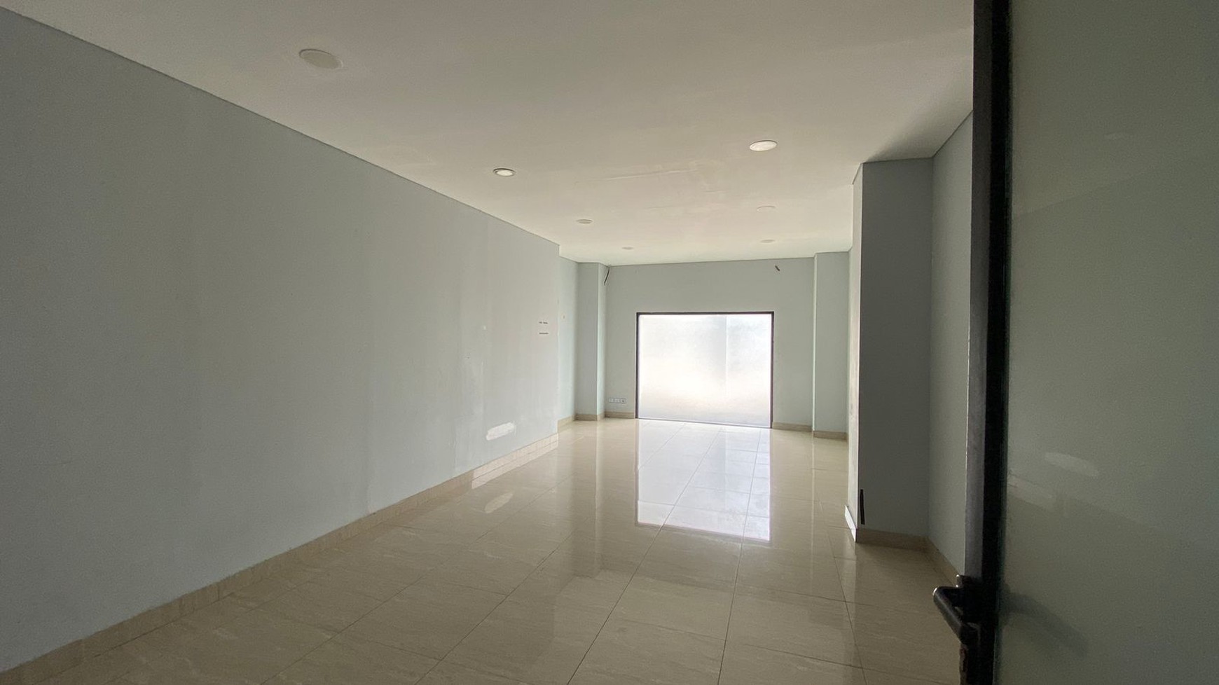 Dijual Cepat! Gedung Kantor Siap Pakai di Jl Wijaya, Kebayoran Baru