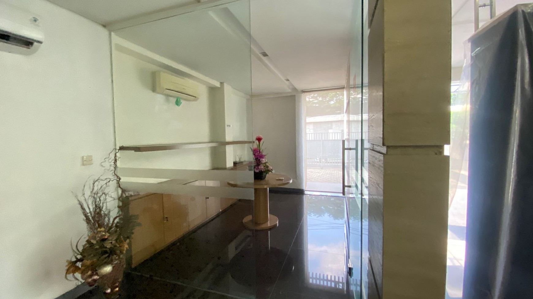 Disewakan Cepat! Kantor Siap Pakai di Jl Sisingamangaraja, Kebayoran Baru, Jakarta Selatan