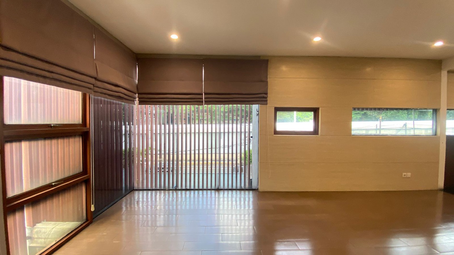 Disewakan Cepat! Kantor Siap Pakai di Jl Sisingamangaraja, Kebayoran Baru, Jakarta Selatan