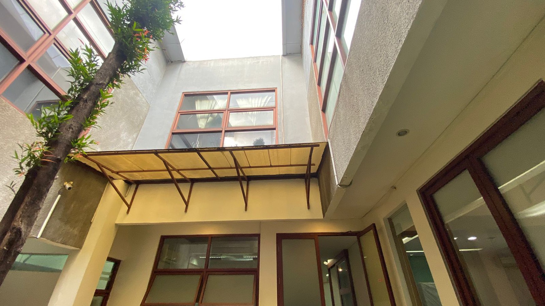 Disewakan Cepat! Kantor Siap Pakai di Jl Sisingamangaraja, Kebayoran Baru, Jakarta Selatan