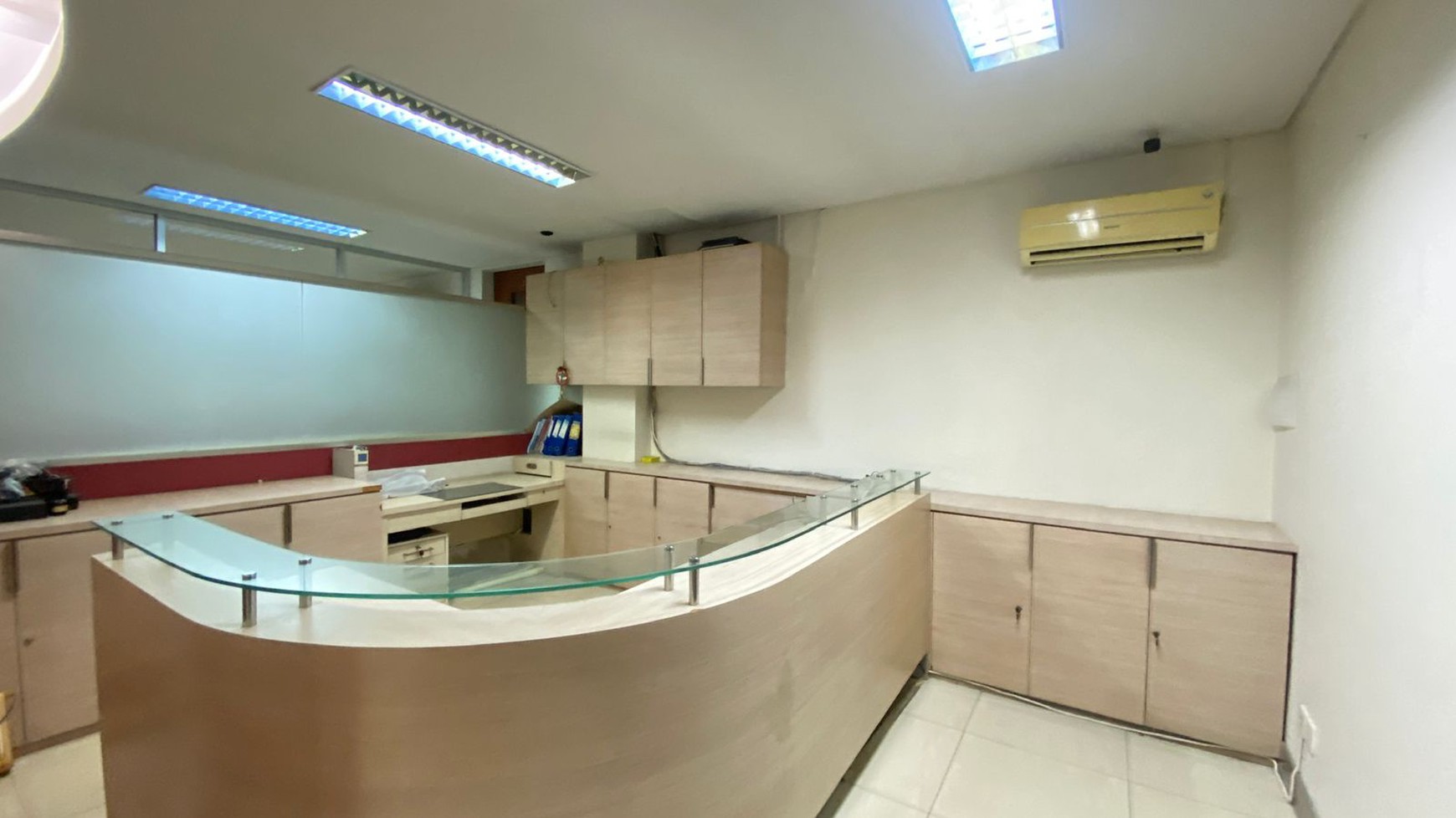 Disewakan Cepat! Kantor Siap Pakai di Jl Sisingamangaraja, Kebayoran Baru, Jakarta Selatan