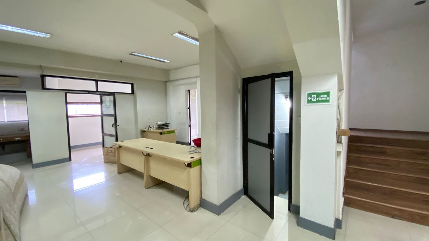 Disewakan Cepat! Kantor Siap Pakai di Jl Sisingamangaraja, Kebayoran Baru, Jakarta Selatan
