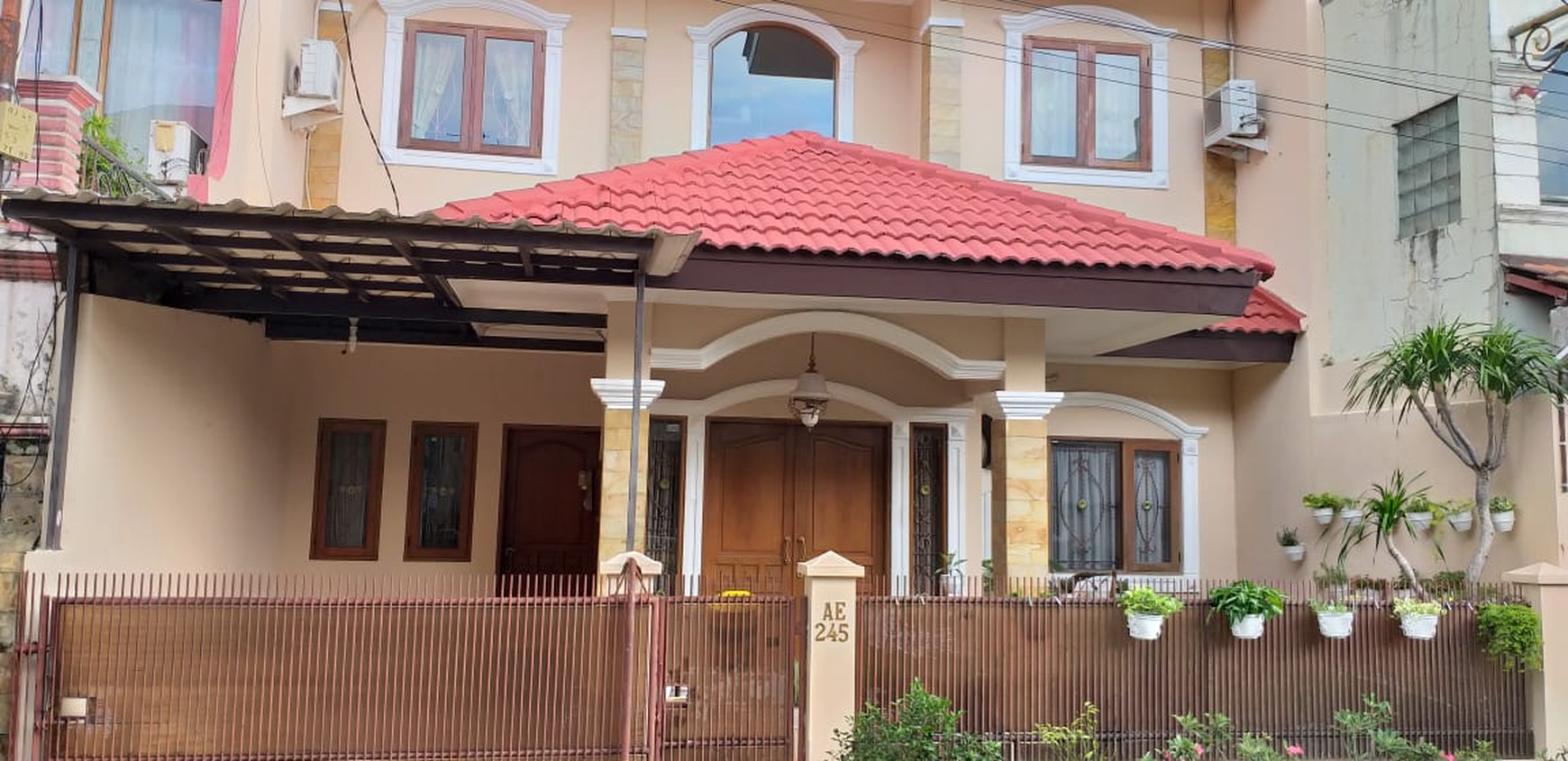 Dijual rumah cantik di Grand Galaxy Bekasi