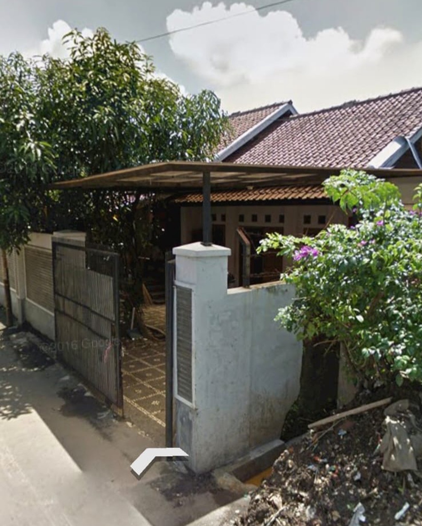 Rumah lama , Pusat Kota , dekat Terminal Leuwipanjang , MURAH hitung tanah saja
