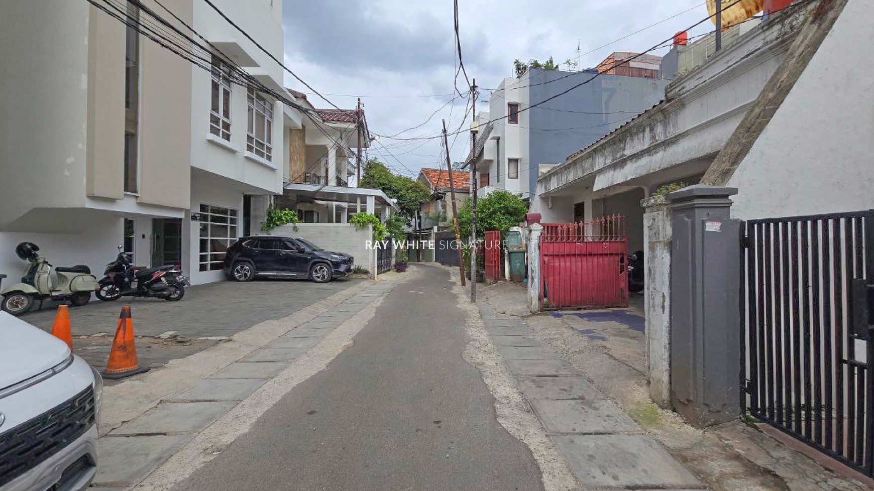 Rumah Cocok Untuk Kost atau Kantor di Jl Setiabudi Timur