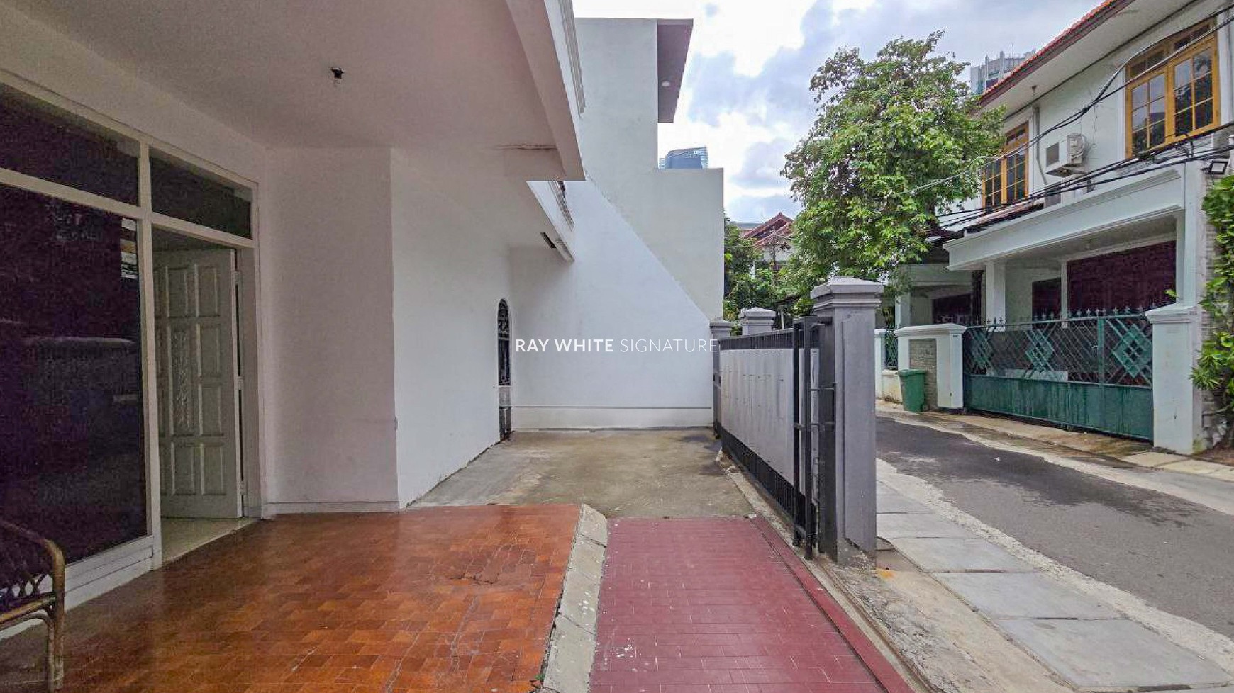 Rumah Cocok Untuk Kost atau Kantor di Jl Setiabudi Timur