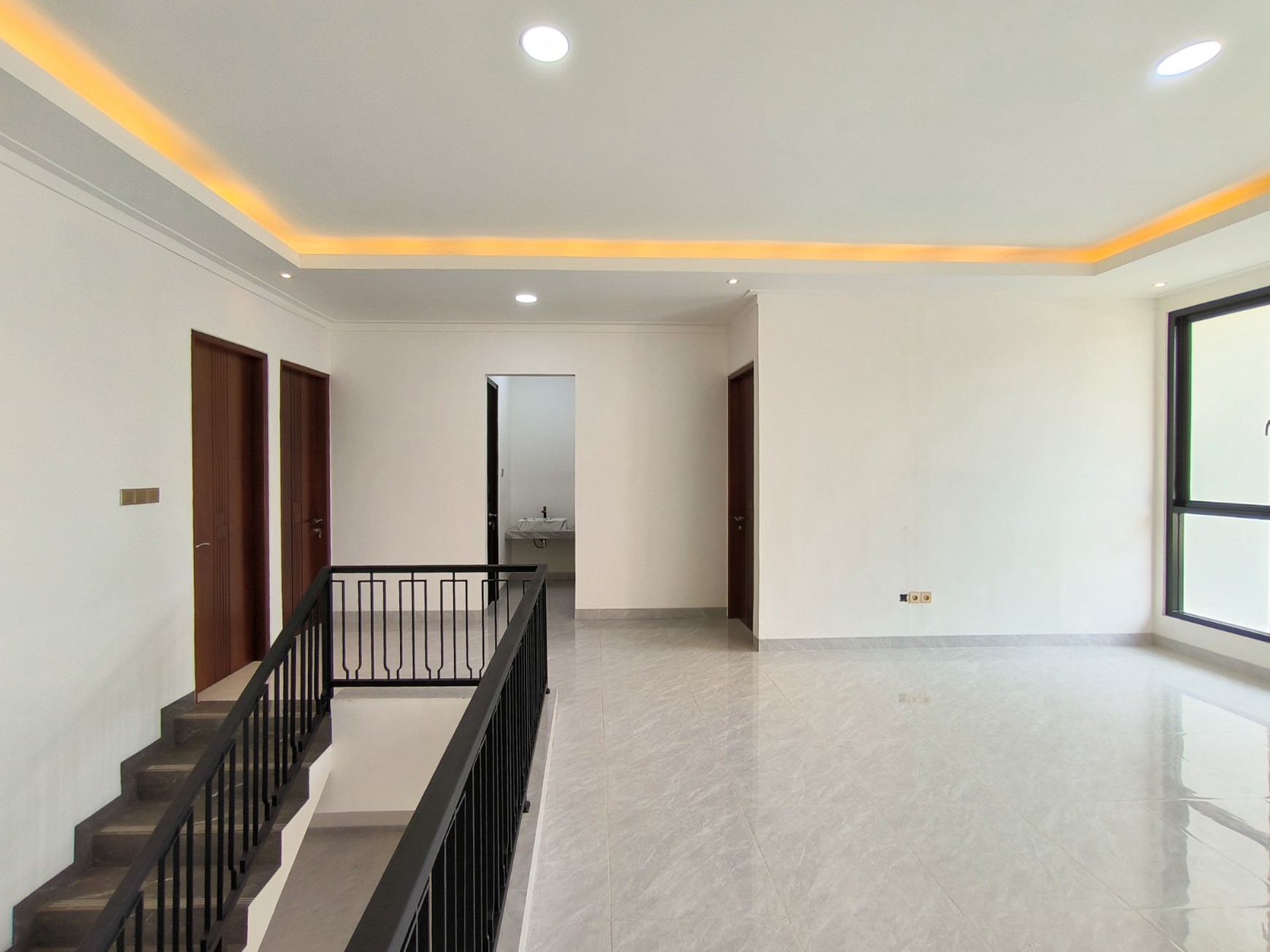 Rumah Baru 2 Lantai Siap Huni 4 Kamar Graha Raya Bintaro Tangerang Selatan Dekat Sekolah