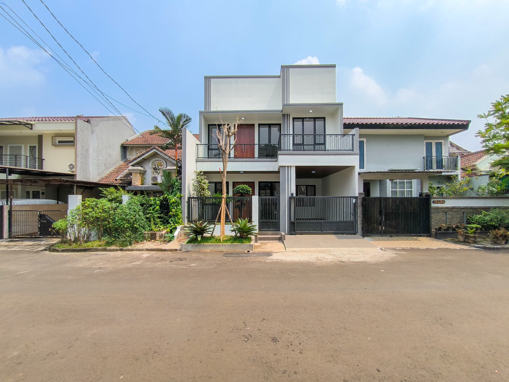 Rumah Baru 2 Lantai Siap Huni 4 Kamar Graha Raya Bintaro Tangerang Selatan Dekat Sekolah