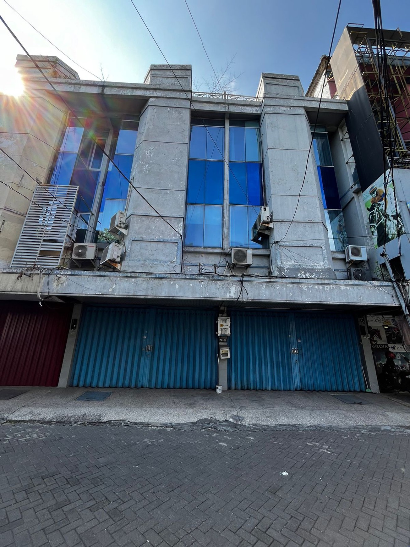 Ruko 2 Jejer di Klampis Jaya Surabaya, Jarang Ada