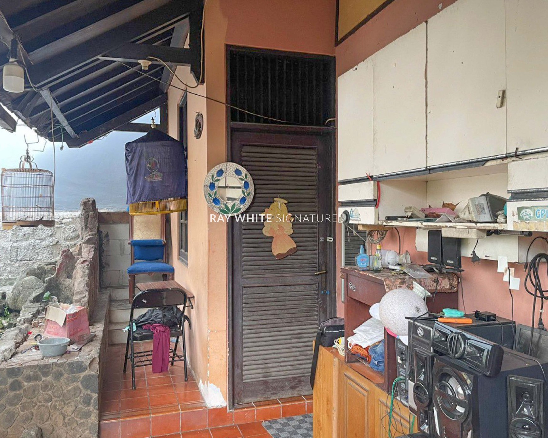 Rumah Tua Hitung Tanah Bagus Untuk Hunian di Jl Manggar Pondok Kelapa