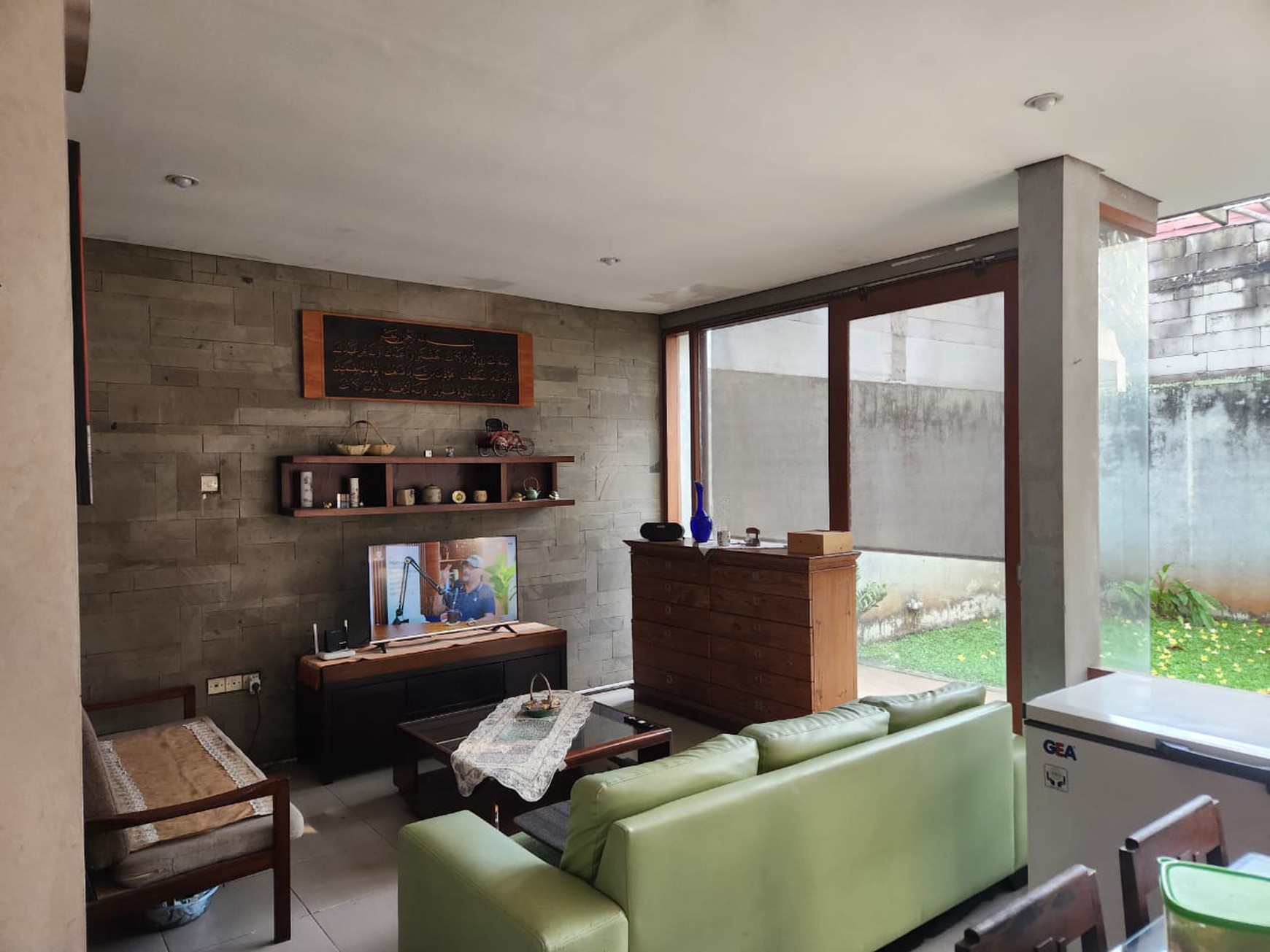 Rumah Tropical Design  Griya Loka BSD city 