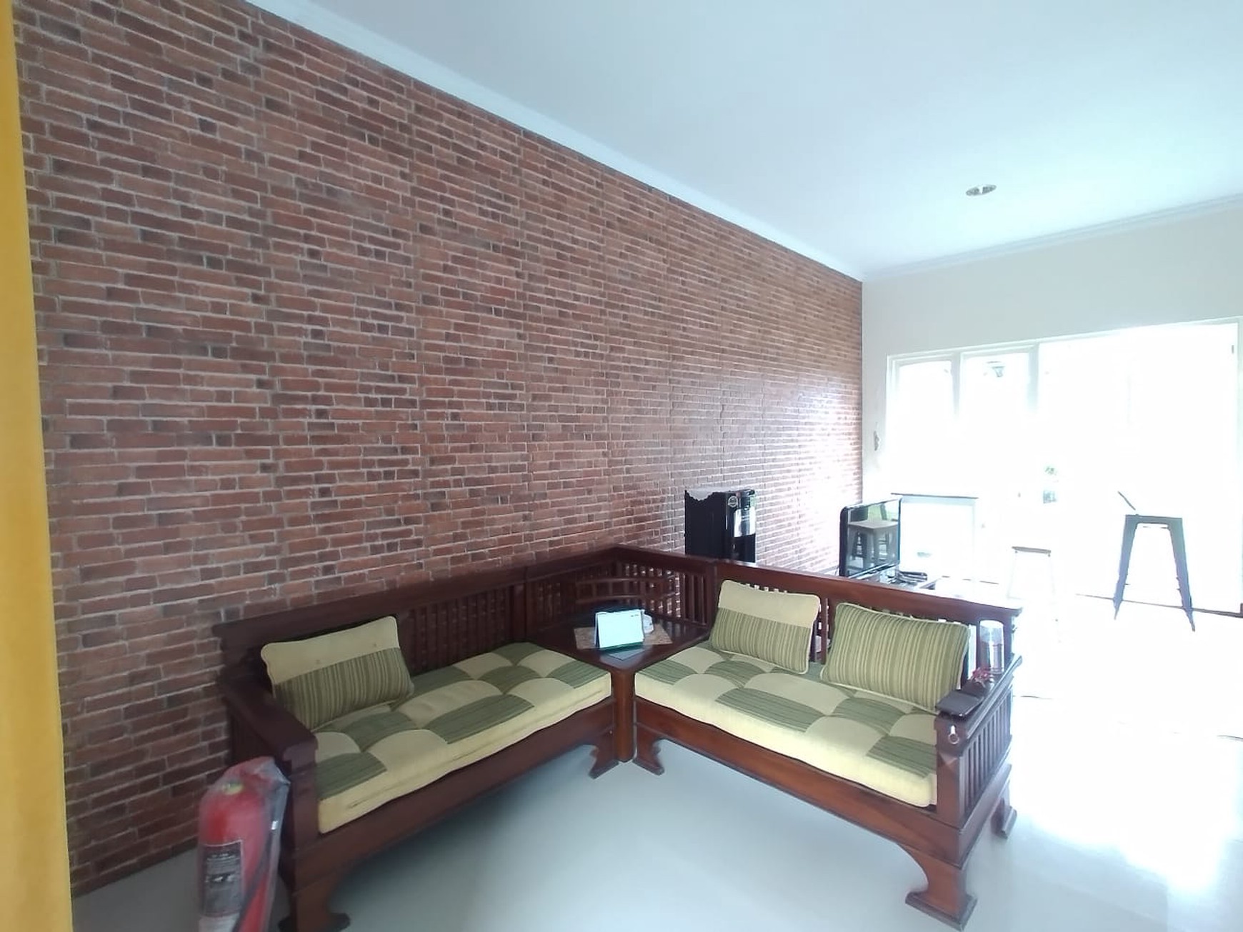 Rumah Tinggal  Furnish 2 Lantai Lokasi Strategis di Daerah Wedomartani Ngemplak Sleman 