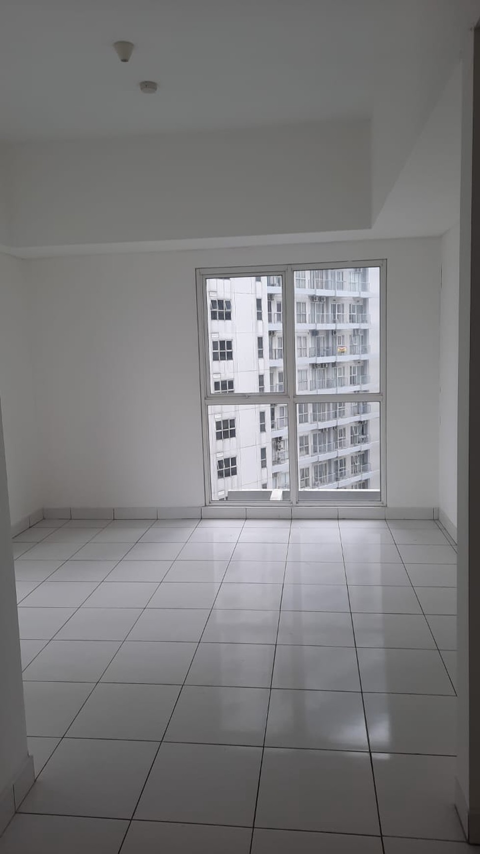 Apartment standard Jual Rugi Casa De Parco BSD city Kondisi kosong