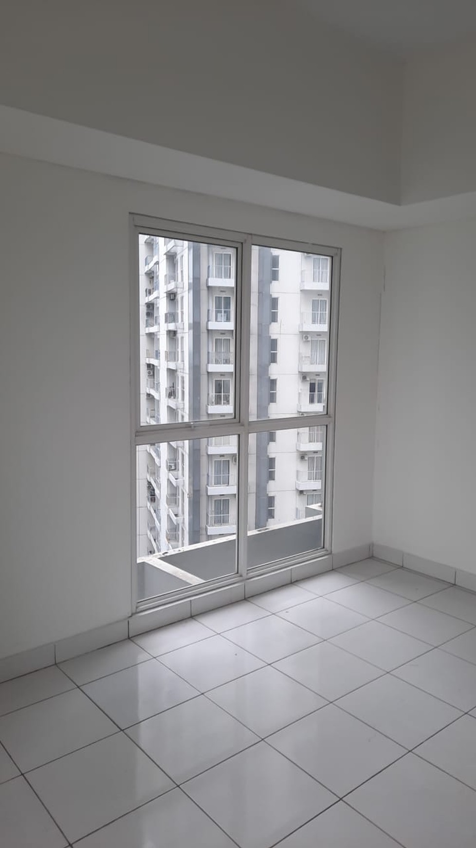 Apartment standard Jual Rugi Casa De Parco BSD city Kondisi kosong