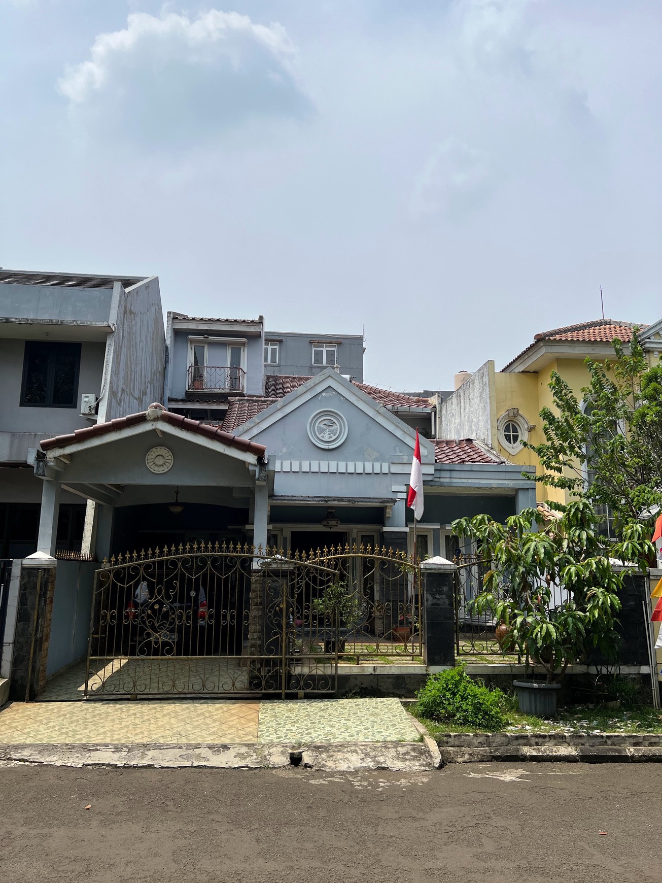Rumah Nyaman area cluster, lokasi strategis depan taman, Nusa loka BSD, Tangerang Selatan