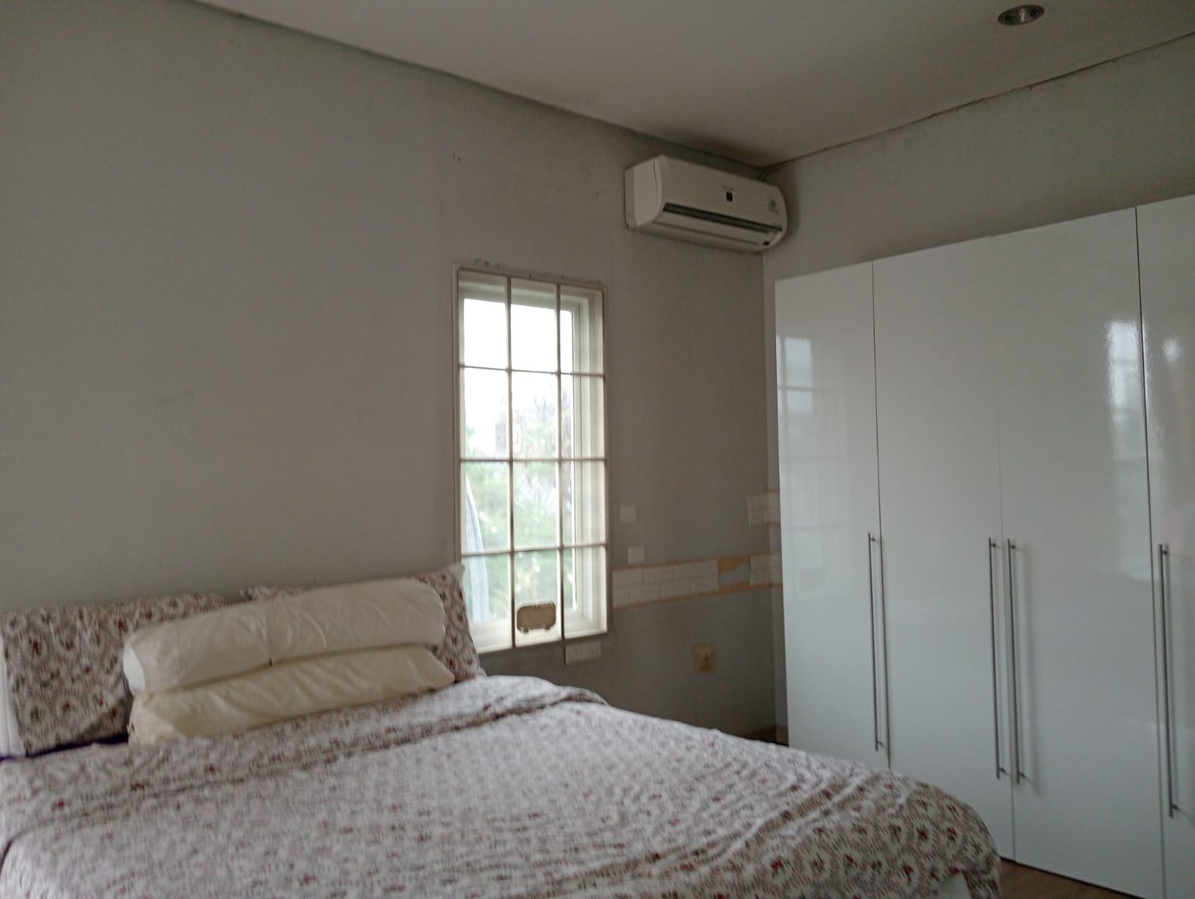 jual cepat rumah strategis siap huni di Taman Holandia Jl. Denhaag  Lippo Karawaci Tangerang Banten