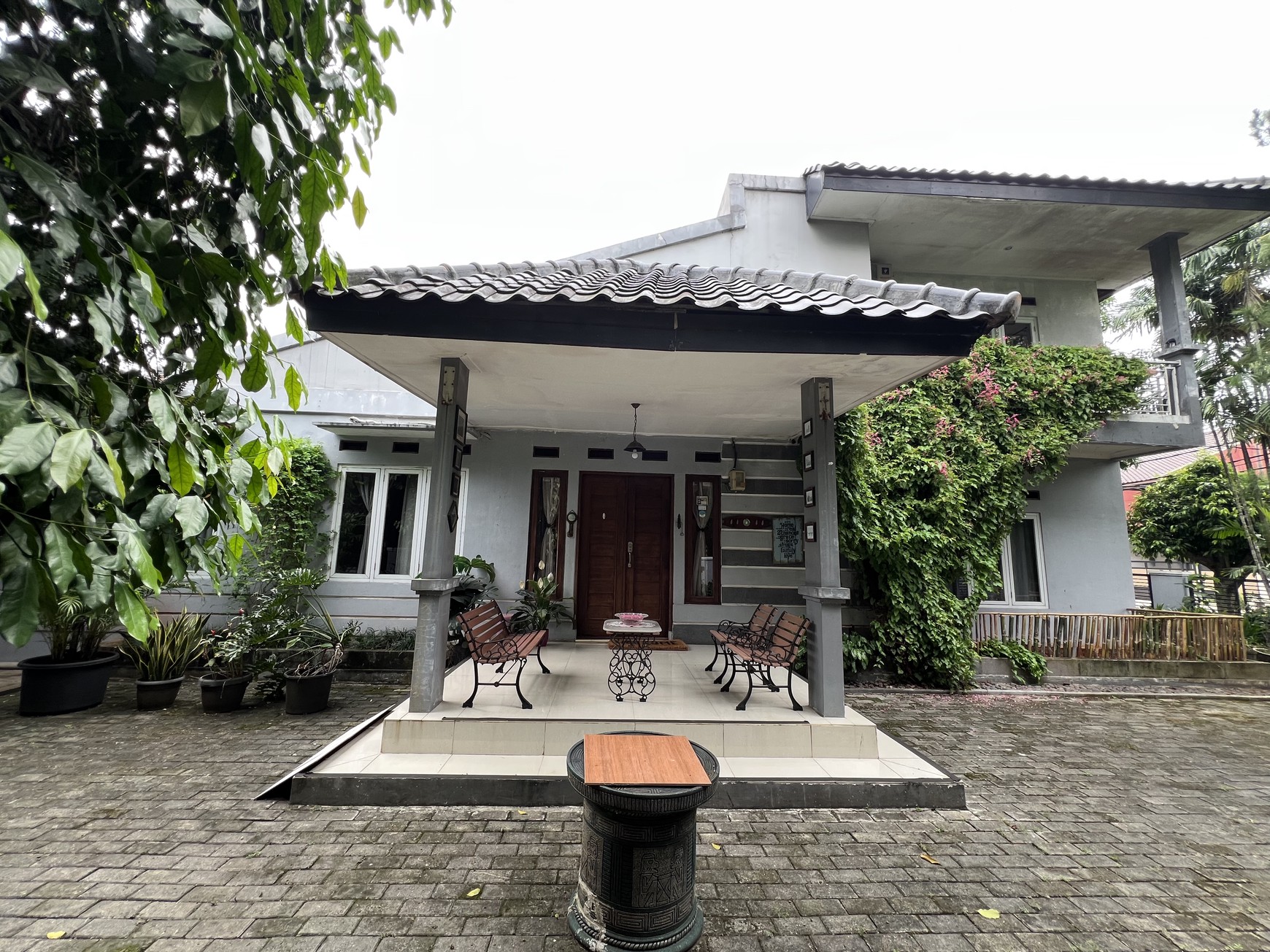 Rumah Sudut Luas, Nyaman, pemandangan pepohonan, Jarang ada, Nusa Loka, BSD