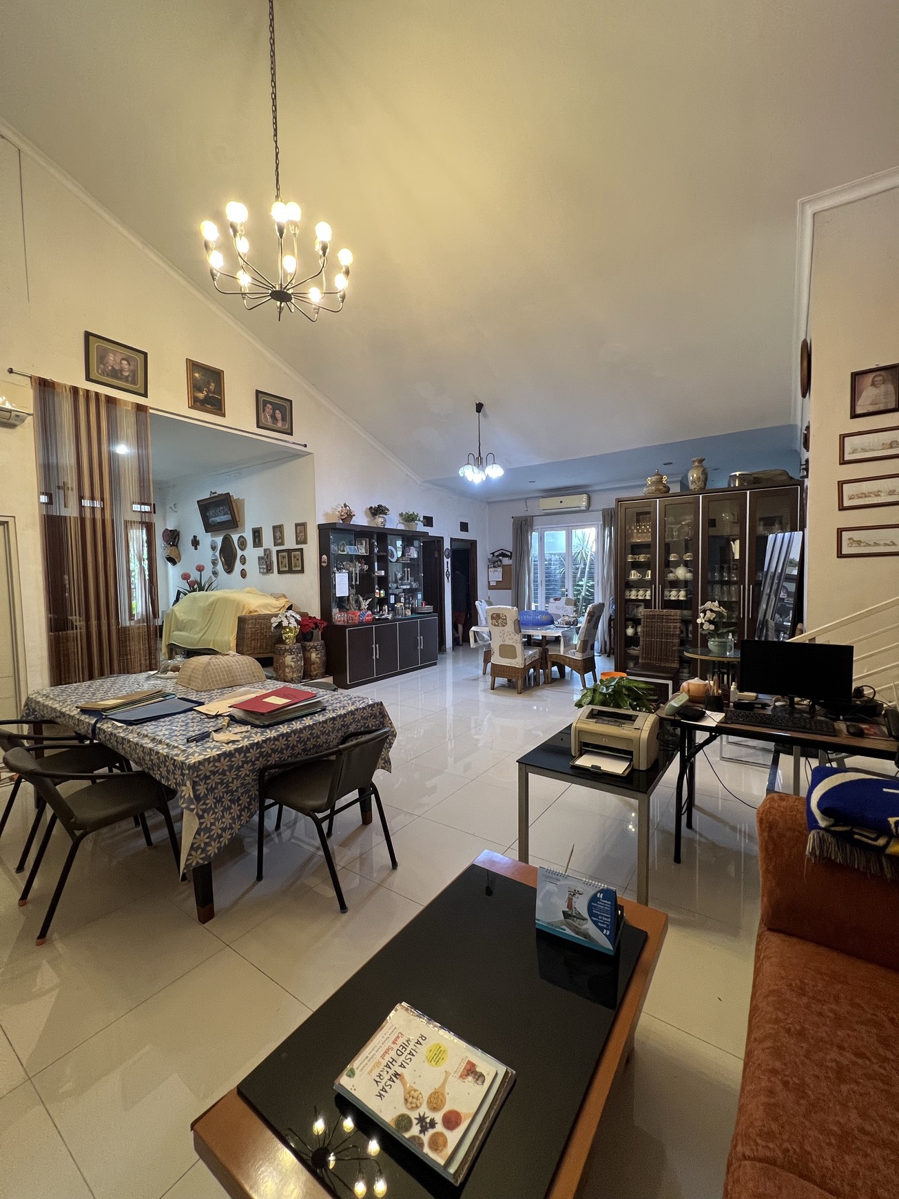 Rumah Sudut Luas, Nyaman, pemandangan pepohonan, Jarang ada, Nusa Loka, BSD