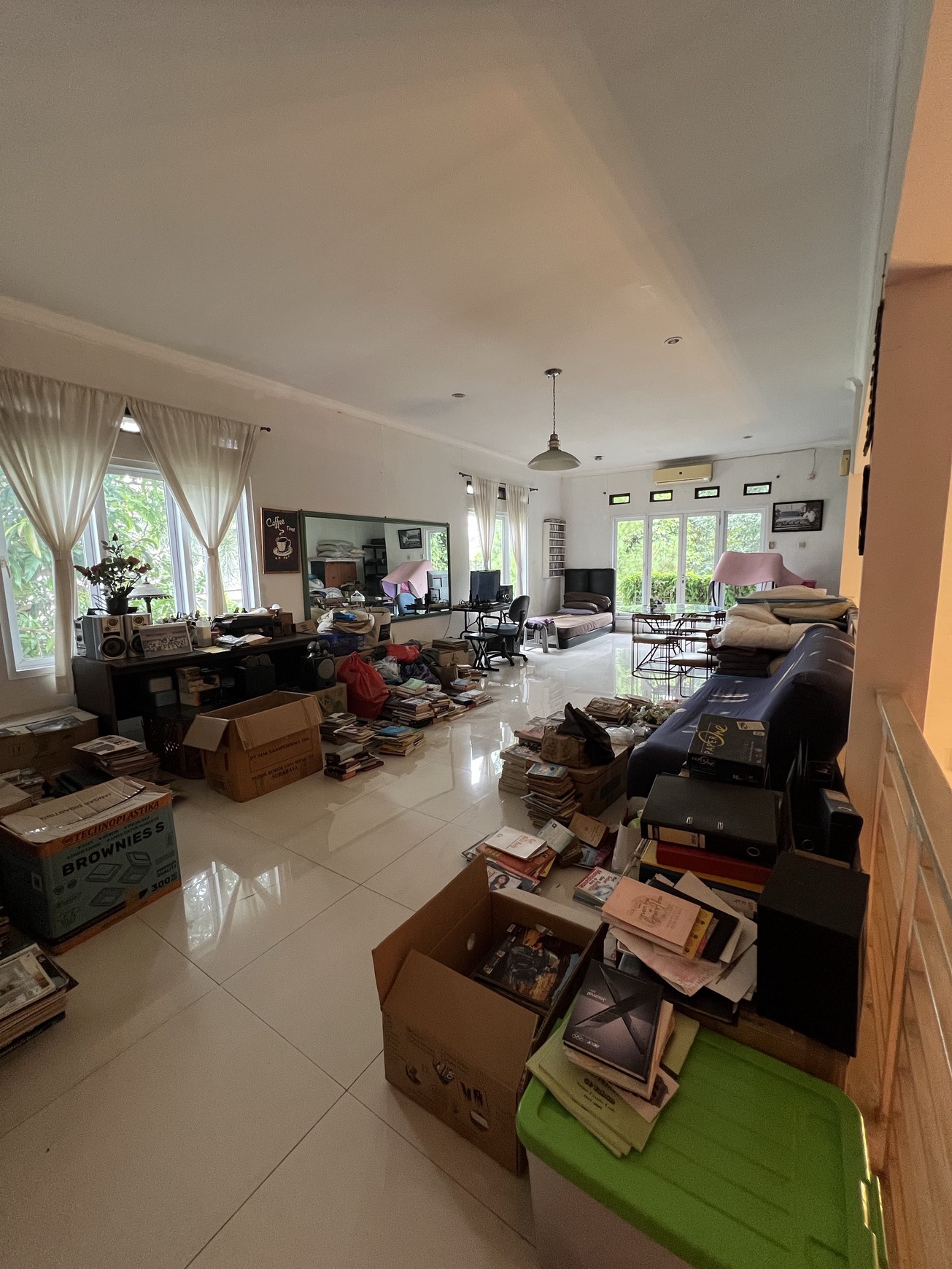 Rumah Sudut Luas, Nyaman, pemandangan pepohonan, Jarang ada, Nusa Loka, BSD